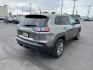 2019 SILVER /BLACK JEEP CHEROKEE LATITUDE (1C4PJMLXXKD) with an 3.2 engine, AUTOMATIC transmission, located at 1235 N Woodruff Ave., Idaho Falls, 83401, (208) 523-1053, 43.507172, -112.000488 - At Timberline Auto, finding a great deal on your next vehicle is always easy! Our experienced sales staff's goal is to help find you the right vehicle at the right price! Our knowledgeable finance department has options for almost any credit score. We offer extended service contract options to prote - Photo#7