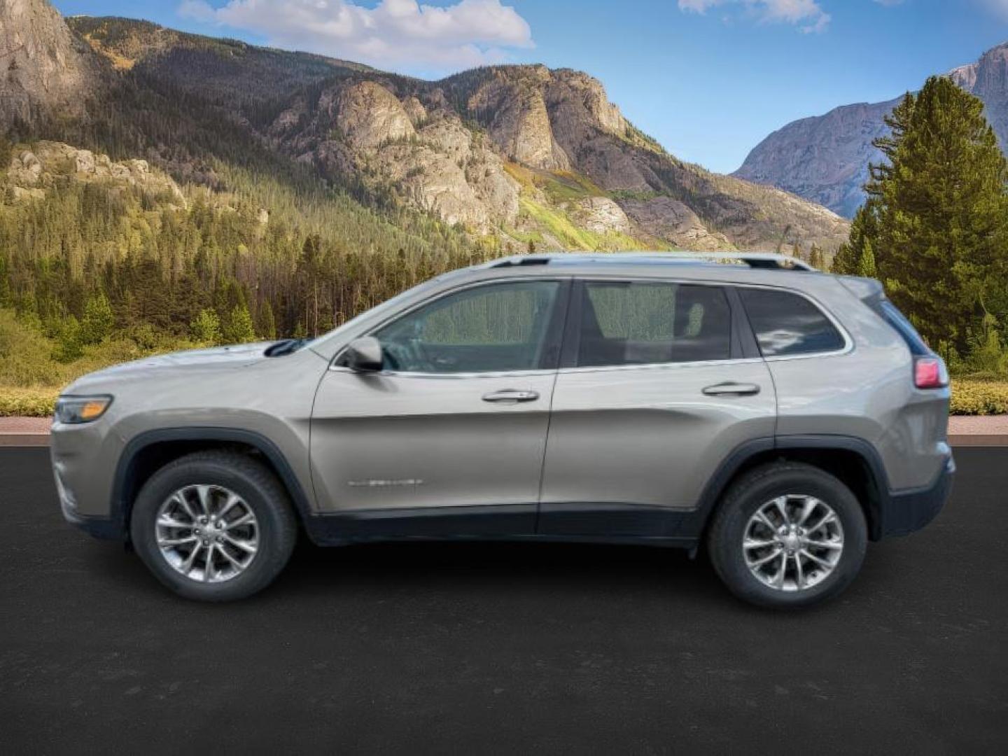 2019 SILVER /BLACK Jeep CHEROKEE (1C4PJMLXXKD) with an 32 engine, Automatic transmission, located at 1175 N Woodruff Ave, Idaho Falls, ID, 83401, 43.506901, -111.999657 - At Timberline Auto, finding a great deal on your next vehicle is always easy! Our experienced sales staff's goal is to help find you the right vehicle at the right price! Our knowledgeable finance department has options for almost any credit score. We offer extended service contract options to prote - Photo#1