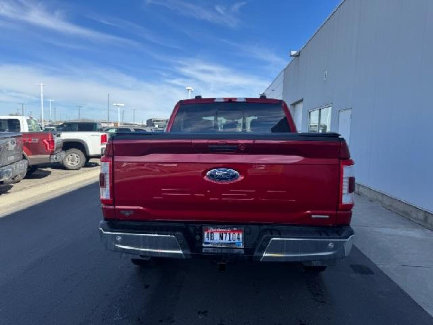 2021 RED /Black FORD F150 LARIAT (1FTFW1E8XMK) with an 5L V-8 port/direct injection engine, AUTOMATIC transmission, located at 1235 N Woodruff Ave., Idaho Falls, 83401, (208) 523-1053, 43.507172, -112.000488 - At Timberline Auto, finding a great deal on your next vehicle is always easy! Our experienced sales staff's goal is to help find you the right vehicle at the right price! Our knowledgeable finance department has options for almost any credit score. We offer extended service contract options to prote - Photo#3