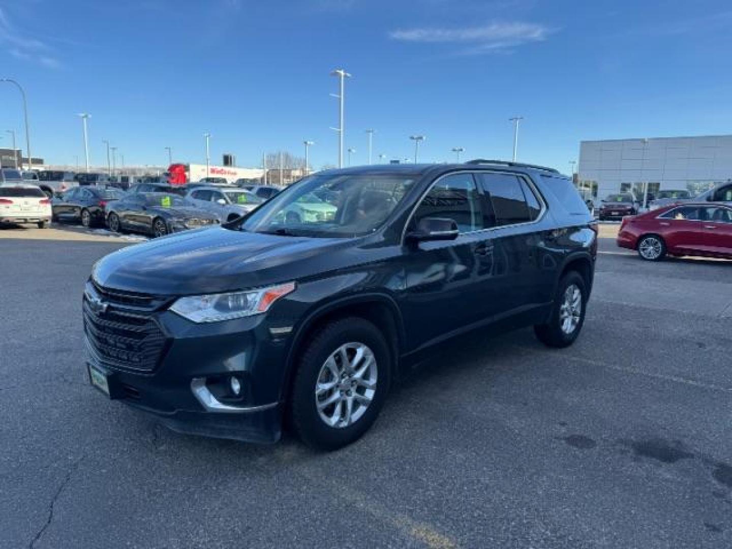 2019 GRAY /CLOTH CHEVY TRAVERSE LT (1GNEVGKW5KJ) with an 3.6 engine, AUTOMATIC transmission, located at 1235 N Woodruff Ave., Idaho Falls, 83401, (208) 523-1053, 43.507172, -112.000488 - Photo#0