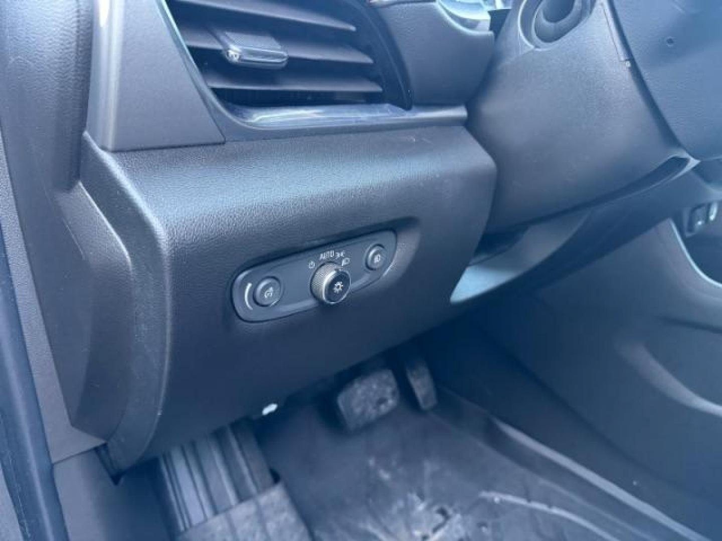 2019 GRAY /CLOTH CHEVY TRAVERSE LT (1GNEVGKW5KJ) with an 3.6 engine, AUTOMATIC transmission, located at 1235 N Woodruff Ave., Idaho Falls, 83401, (208) 523-1053, 43.507172, -112.000488 - Photo#9