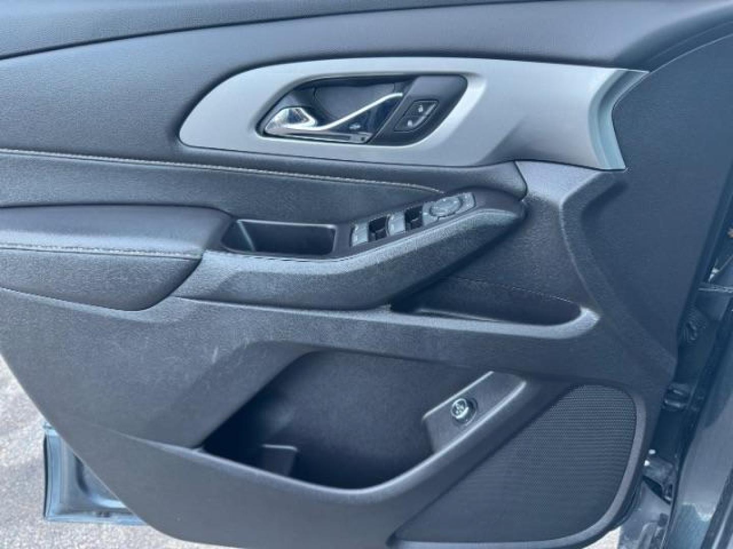 2019 GRAY /CLOTH CHEVY TRAVERSE LT (1GNEVGKW5KJ) with an 3.6 engine, AUTOMATIC transmission, located at 1235 N Woodruff Ave., Idaho Falls, 83401, (208) 523-1053, 43.507172, -112.000488 - Photo#10