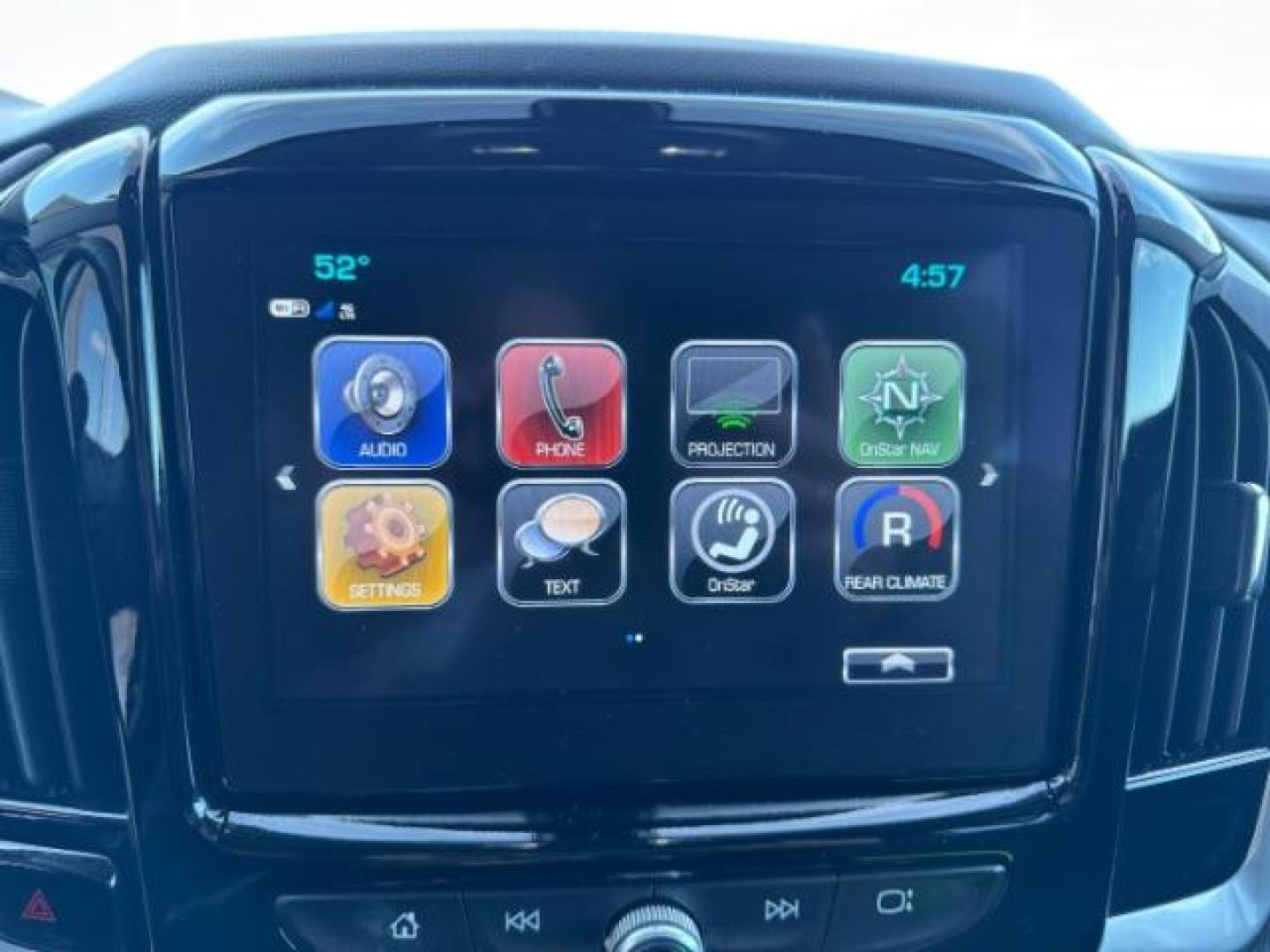 2019 GRAY /CLOTH CHEVY TRAVERSE LT (1GNEVGKW5KJ) with an 3.6 engine, AUTOMATIC transmission, located at 1235 N Woodruff Ave., Idaho Falls, 83401, (208) 523-1053, 43.507172, -112.000488 - Photo#11