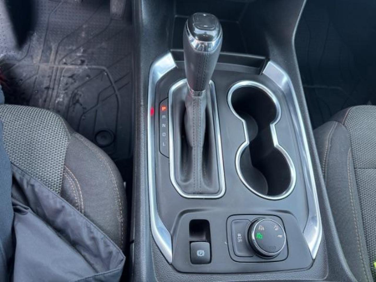 2019 GRAY /CLOTH CHEVY TRAVERSE LT (1GNEVGKW5KJ) with an 3.6 engine, AUTOMATIC transmission, located at 1235 N Woodruff Ave., Idaho Falls, 83401, (208) 523-1053, 43.507172, -112.000488 - Photo#14