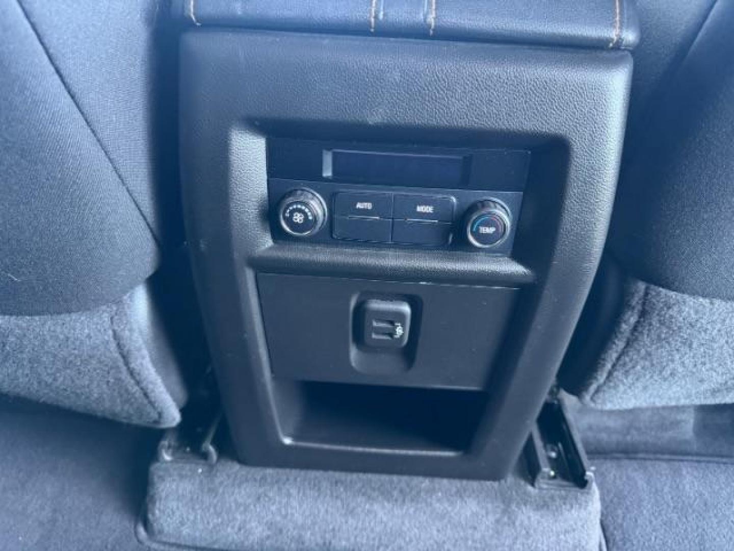 2019 GRAY /CLOTH CHEVY TRAVERSE LT (1GNEVGKW5KJ) with an 3.6 engine, AUTOMATIC transmission, located at 1235 N Woodruff Ave., Idaho Falls, 83401, (208) 523-1053, 43.507172, -112.000488 - Photo#18