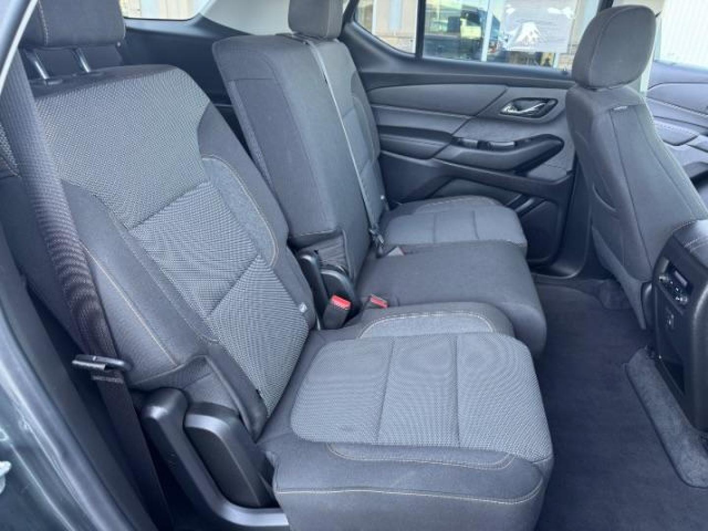 2019 GRAY /CLOTH CHEVY TRAVERSE LT (1GNEVGKW5KJ) with an 3.6 engine, AUTOMATIC transmission, located at 1235 N Woodruff Ave., Idaho Falls, 83401, (208) 523-1053, 43.507172, -112.000488 - Photo#20