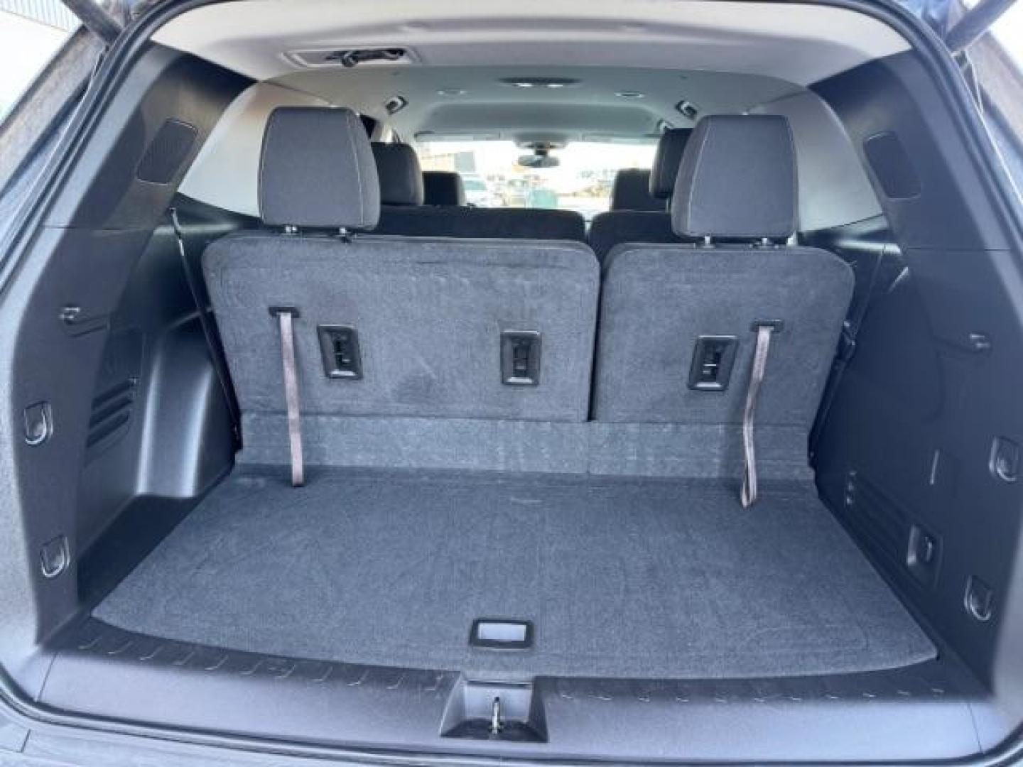 2019 GRAY /CLOTH CHEVY TRAVERSE LT (1GNEVGKW5KJ) with an 3.6 engine, AUTOMATIC transmission, located at 1235 N Woodruff Ave., Idaho Falls, 83401, (208) 523-1053, 43.507172, -112.000488 - Photo#25