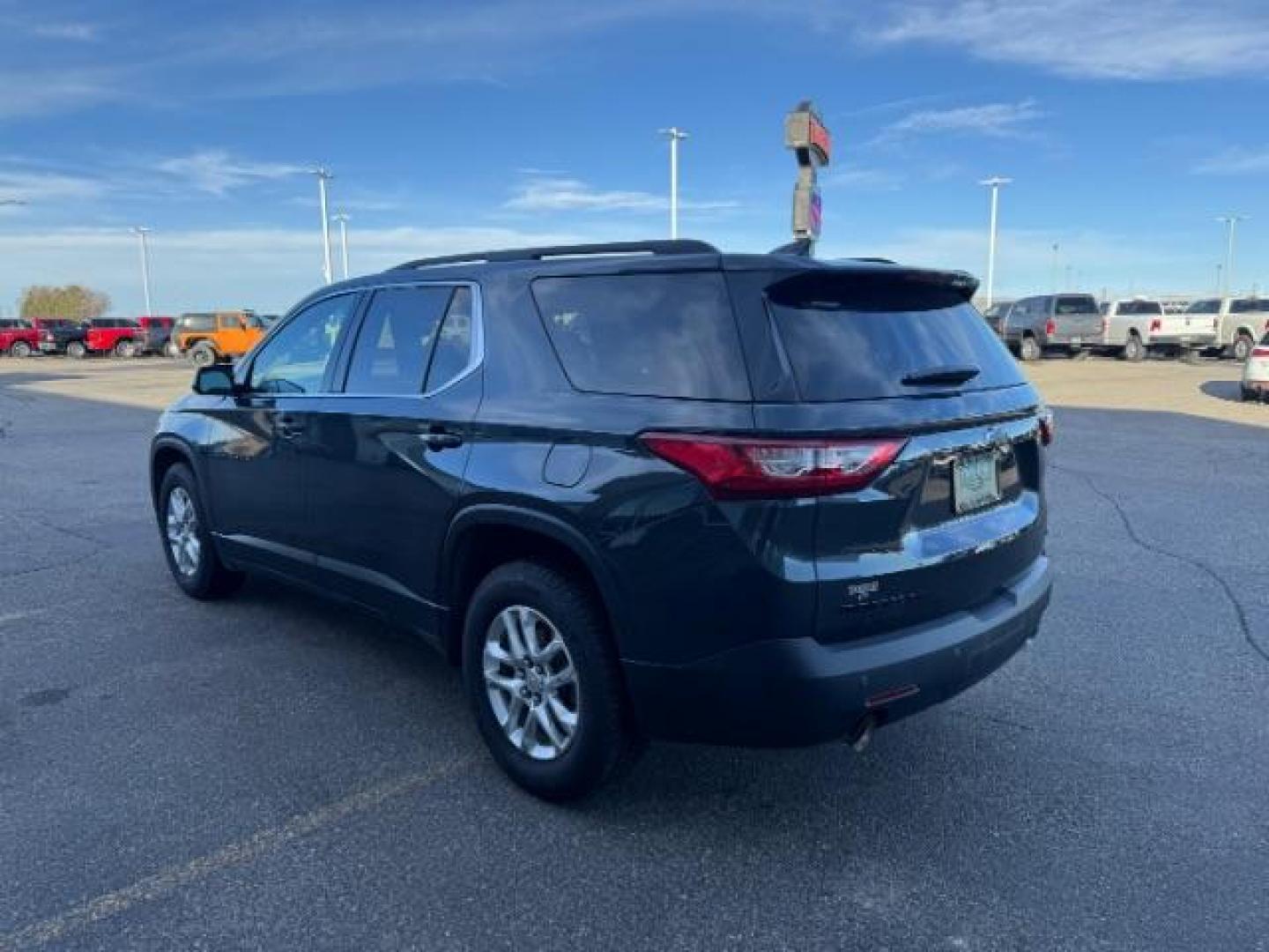 2019 GRAY /CLOTH CHEVY TRAVERSE LT (1GNEVGKW5KJ) with an 3.6 engine, AUTOMATIC transmission, located at 1235 N Woodruff Ave., Idaho Falls, 83401, (208) 523-1053, 43.507172, -112.000488 - Photo#2