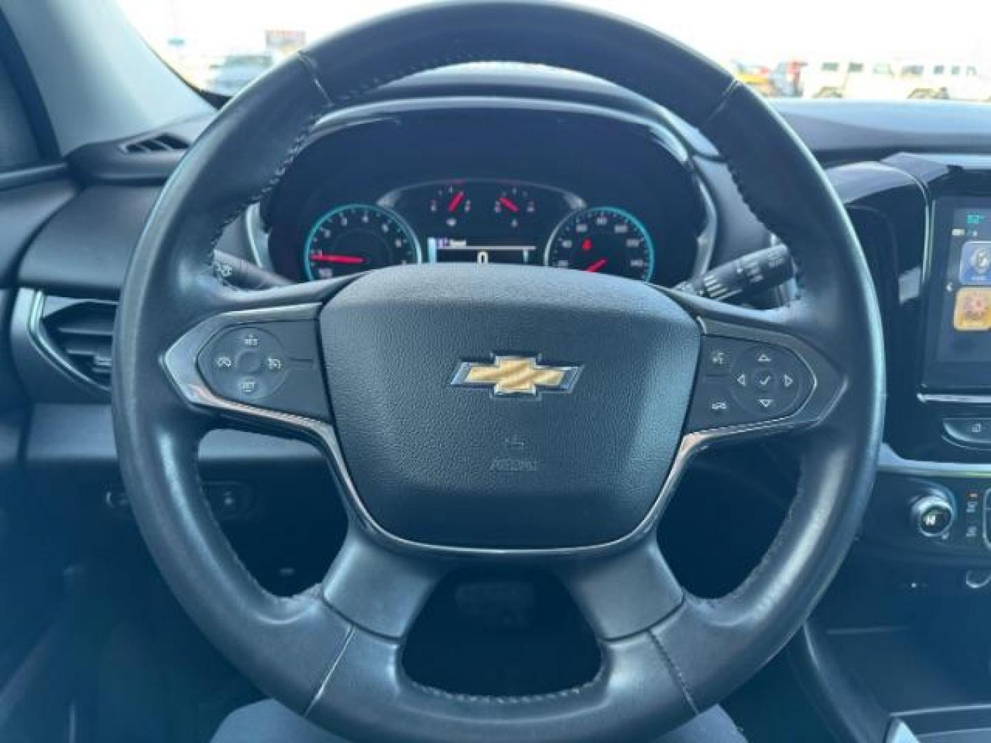 2019 GRAY /CLOTH CHEVY TRAVERSE LT (1GNEVGKW5KJ) with an 3.6 engine, AUTOMATIC transmission, located at 1235 N Woodruff Ave., Idaho Falls, 83401, (208) 523-1053, 43.507172, -112.000488 - Photo#8