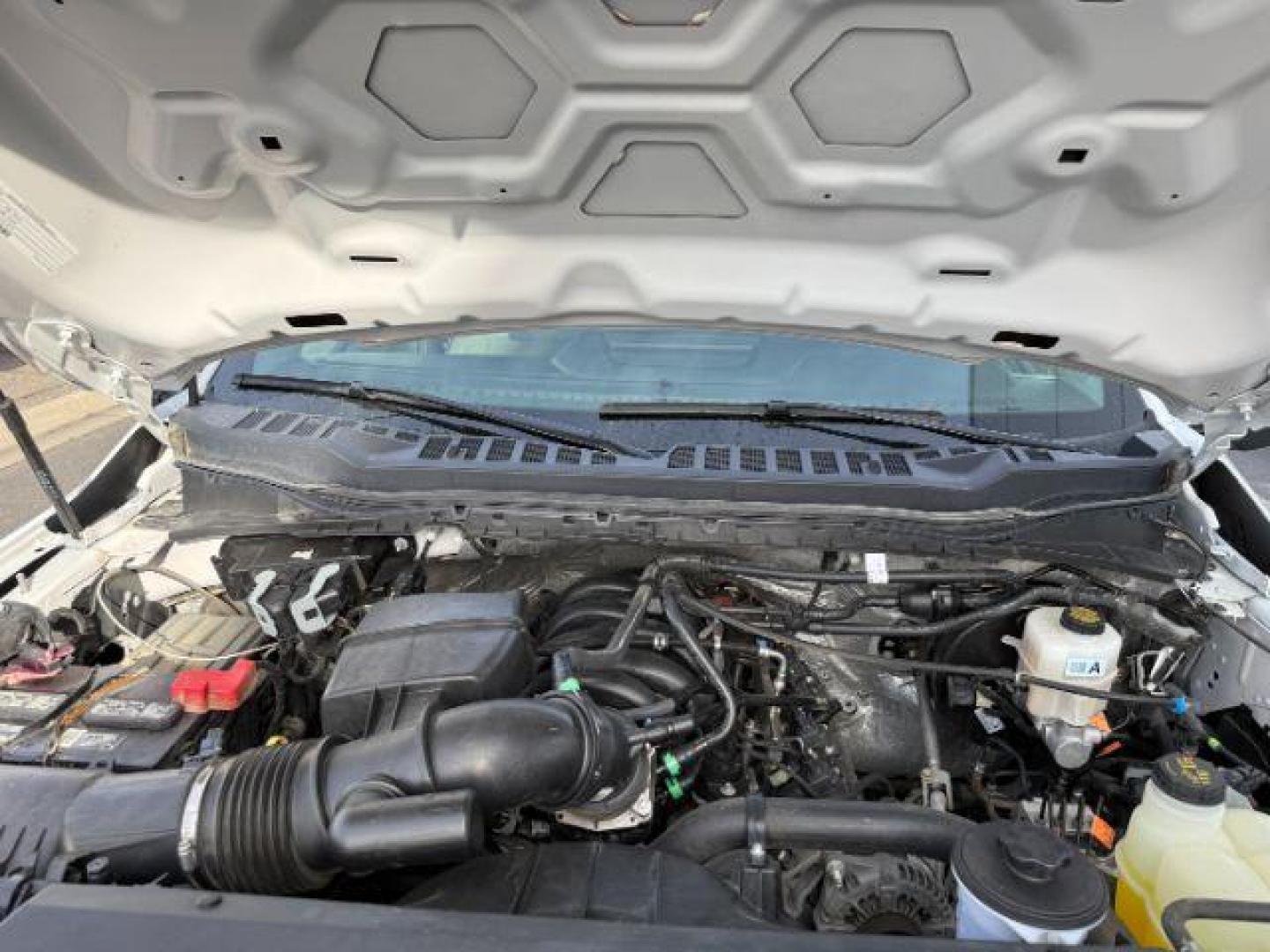 2023 Oxford White /Medium Dark Slate FORD F350 XLT (1FT8W3BN9PE) with an 7.3L V-8 DEVCT variable valve control engine, AUTOMATIC transmission, located at 1235 N Woodruff Ave., Idaho Falls, 83401, (208) 523-1053, 43.507172, -112.000488 - At Timberline Auto, finding a great deal on your next vehicle is always easy! Our experienced sales staff's goal is to help find you the right vehicle at the right price! Our knowledgeable finance department has options for almost any credit score. We offer extended service contract options to prote - Photo#20