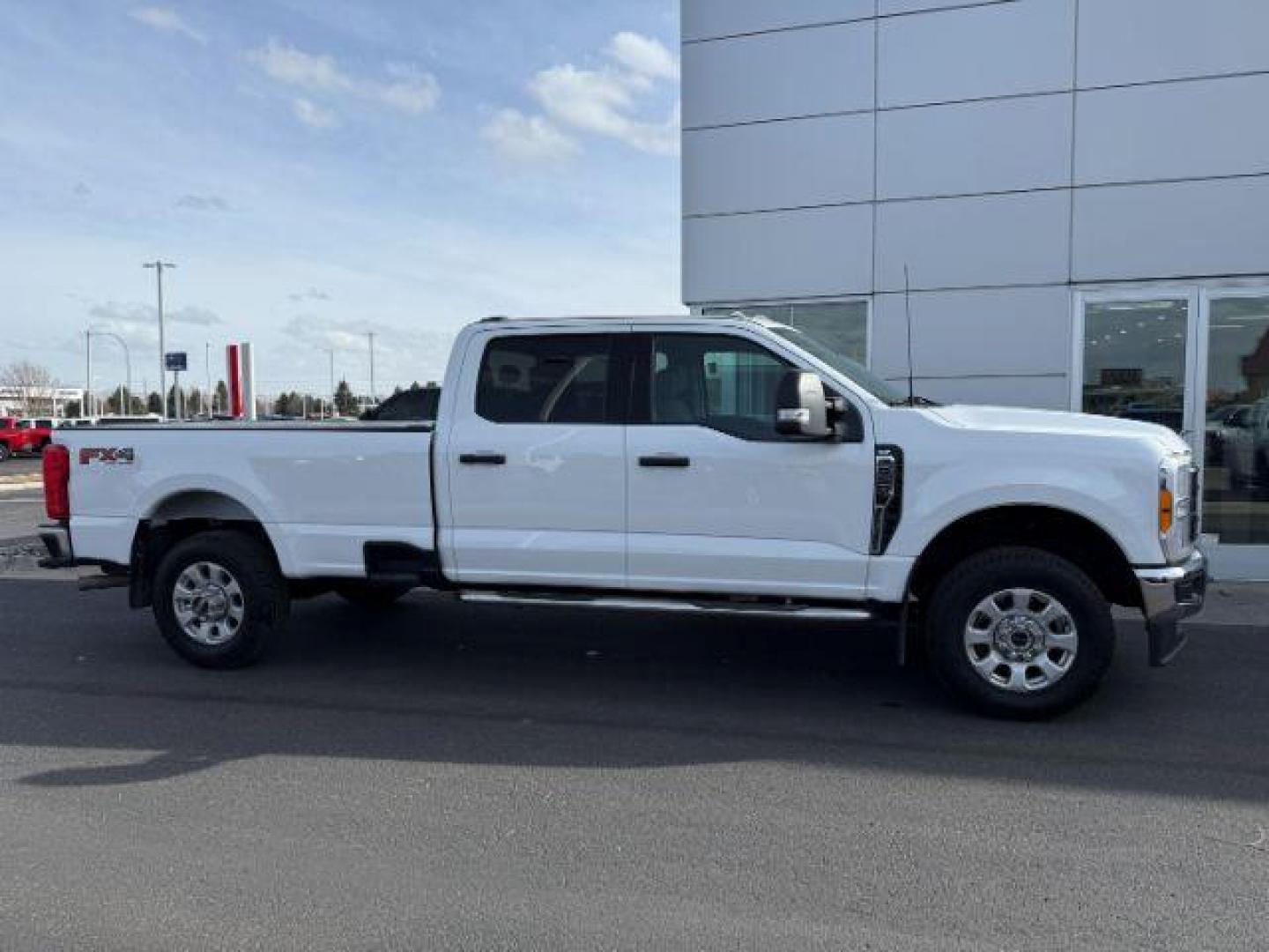2023 Oxford White /Medium Dark Slate FORD F350 XLT (1FT8W3BN9PE) with an 7.3L V-8 DEVCT variable valve control engine, AUTOMATIC transmission, located at 1235 N Woodruff Ave., Idaho Falls, 83401, (208) 523-1053, 43.507172, -112.000488 - At Timberline Auto, finding a great deal on your next vehicle is always easy! Our experienced sales staff's goal is to help find you the right vehicle at the right price! Our knowledgeable finance department has options for almost any credit score. We offer extended service contract options to prote - Photo#7