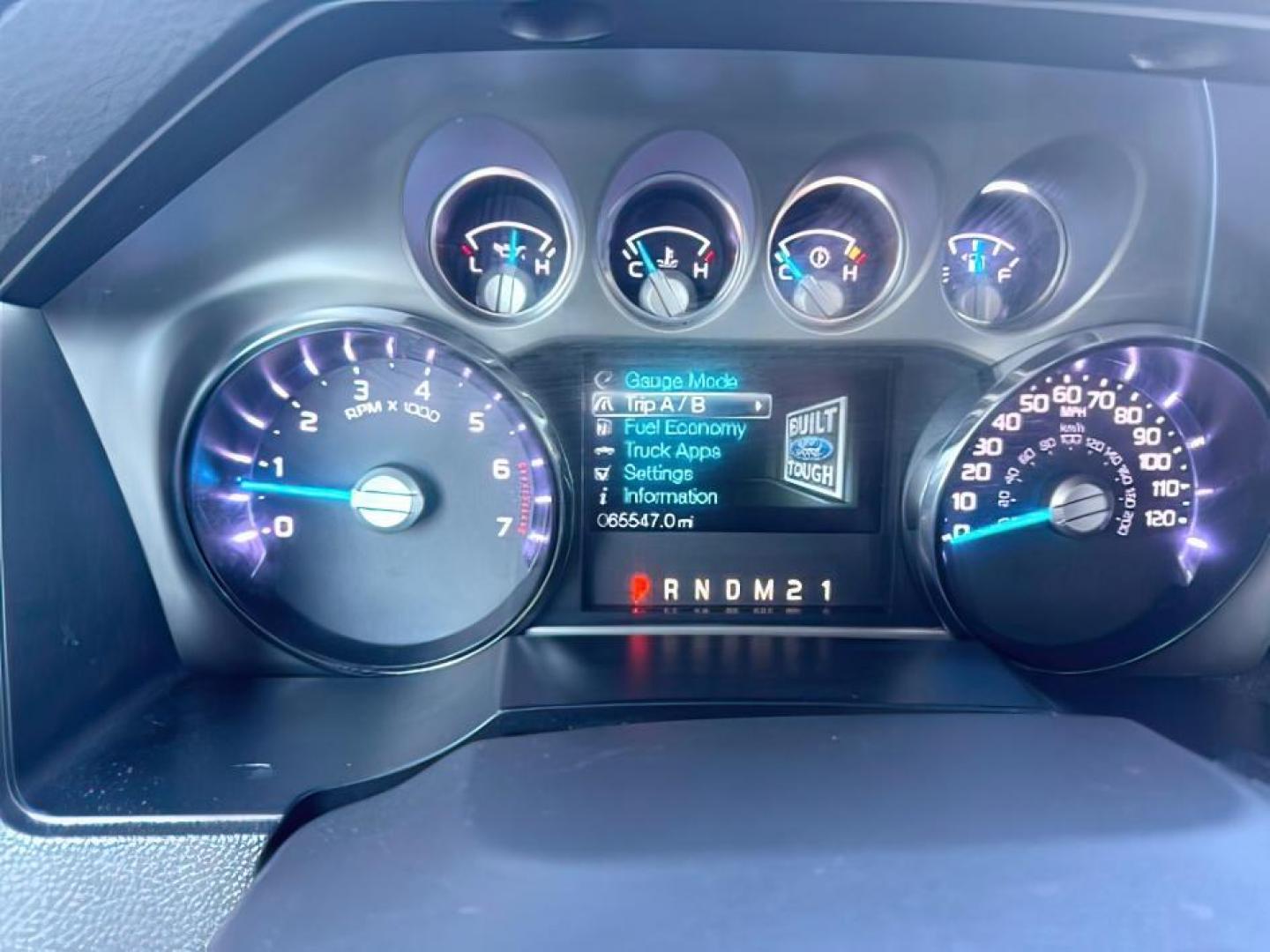 2016 GRAY /Black Ford F350 (1FT8W3B62GE) with an 62 engine, Automatic transmission, located at 1175 N Woodruff Ave, Idaho Falls, ID, 83401, 43.506901, -111.999657 - At Timberline Auto, finding a great deal on your next vehicle is always easy! Our experienced sales staff's goal is to help find you the right vehicle at the right price! Our knowledgeable finance department has options for almost any credit score. We offer extended service contract options to prote - Photo#16