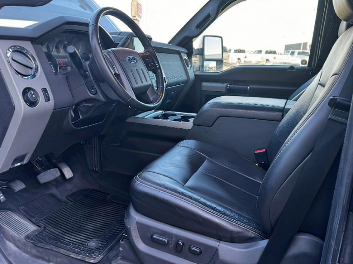 2016 GRAY /Black Ford F350 (1FT8W3B62GE) with an 62 engine, Automatic transmission, located at 1175 N Woodruff Ave, Idaho Falls, ID, 83401, 43.506901, -111.999657 - At Timberline Auto, finding a great deal on your next vehicle is always easy! Our experienced sales staff's goal is to help find you the right vehicle at the right price! Our knowledgeable finance department has options for almost any credit score. We offer extended service contract options to prote - Photo#17