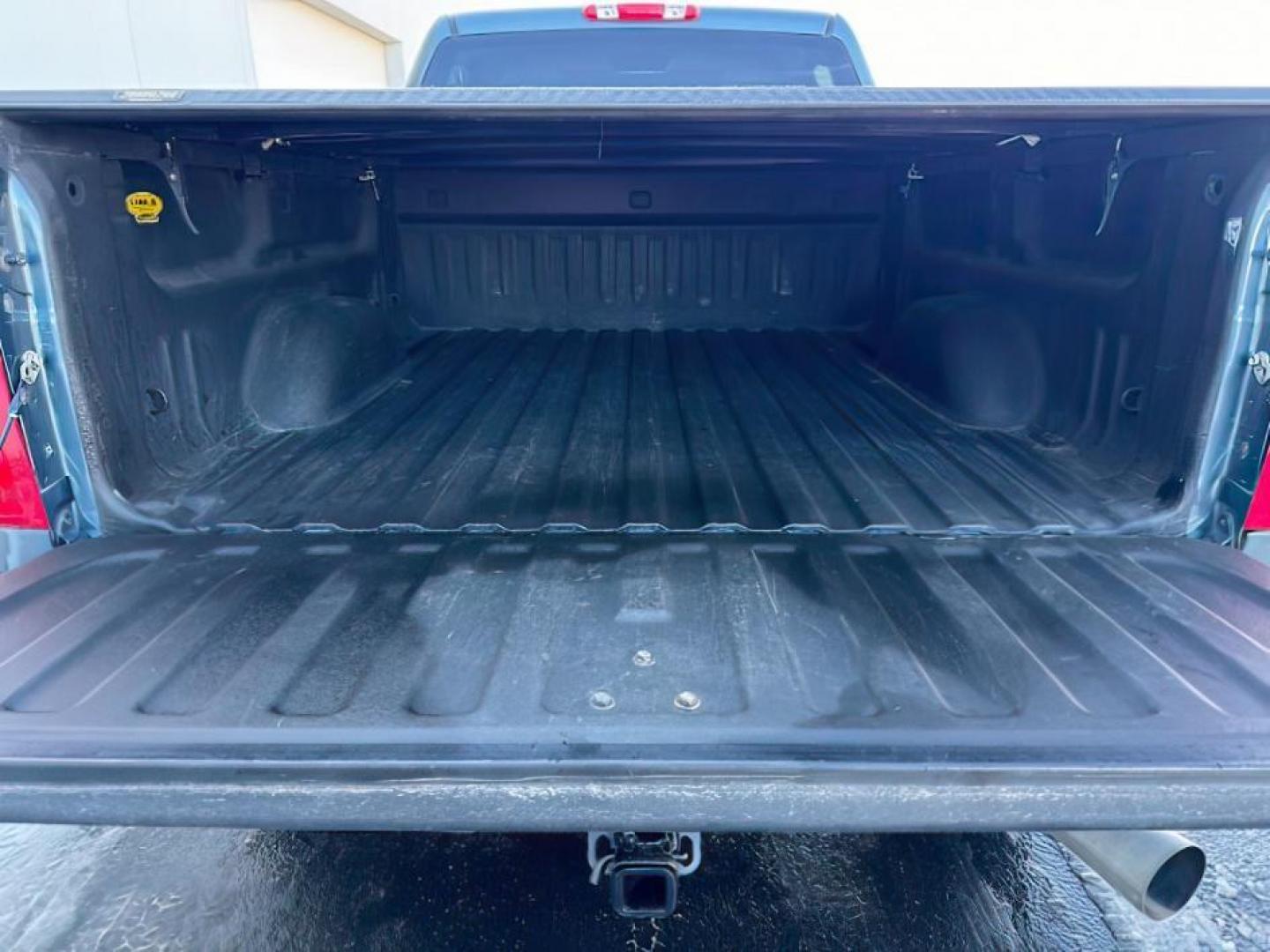 2009 BLUE /LEATHER CHEVY 2500 LTZ (1GCHK43619F) with an 6.6 engine, AUTOMATIC transmission, located at 1235 N Woodruff Ave., Idaho Falls, 83401, (208) 523-1053, 43.507172, -112.000488 - Photo#4