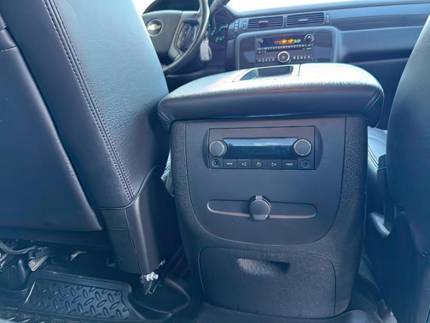 2009 BLUE /LEATHER CHEVY 2500 LTZ (1GCHK43619F) with an 6.6 engine, AUTOMATIC transmission, located at 1235 N Woodruff Ave., Idaho Falls, 83401, (208) 523-1053, 43.507172, -112.000488 - Photo#26