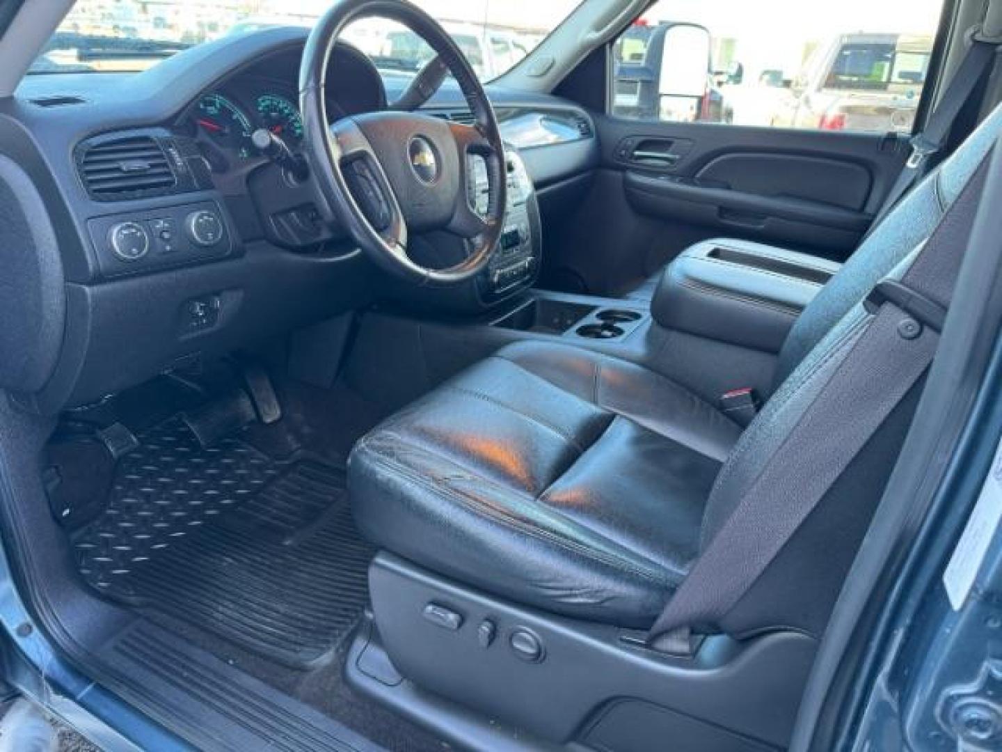 2009 BLUE /LEATHER CHEVY 2500 LTZ (1GCHK43619F) with an 6.6 engine, AUTOMATIC transmission, located at 1235 N Woodruff Ave., Idaho Falls, 83401, (208) 523-1053, 43.507172, -112.000488 - Photo#15