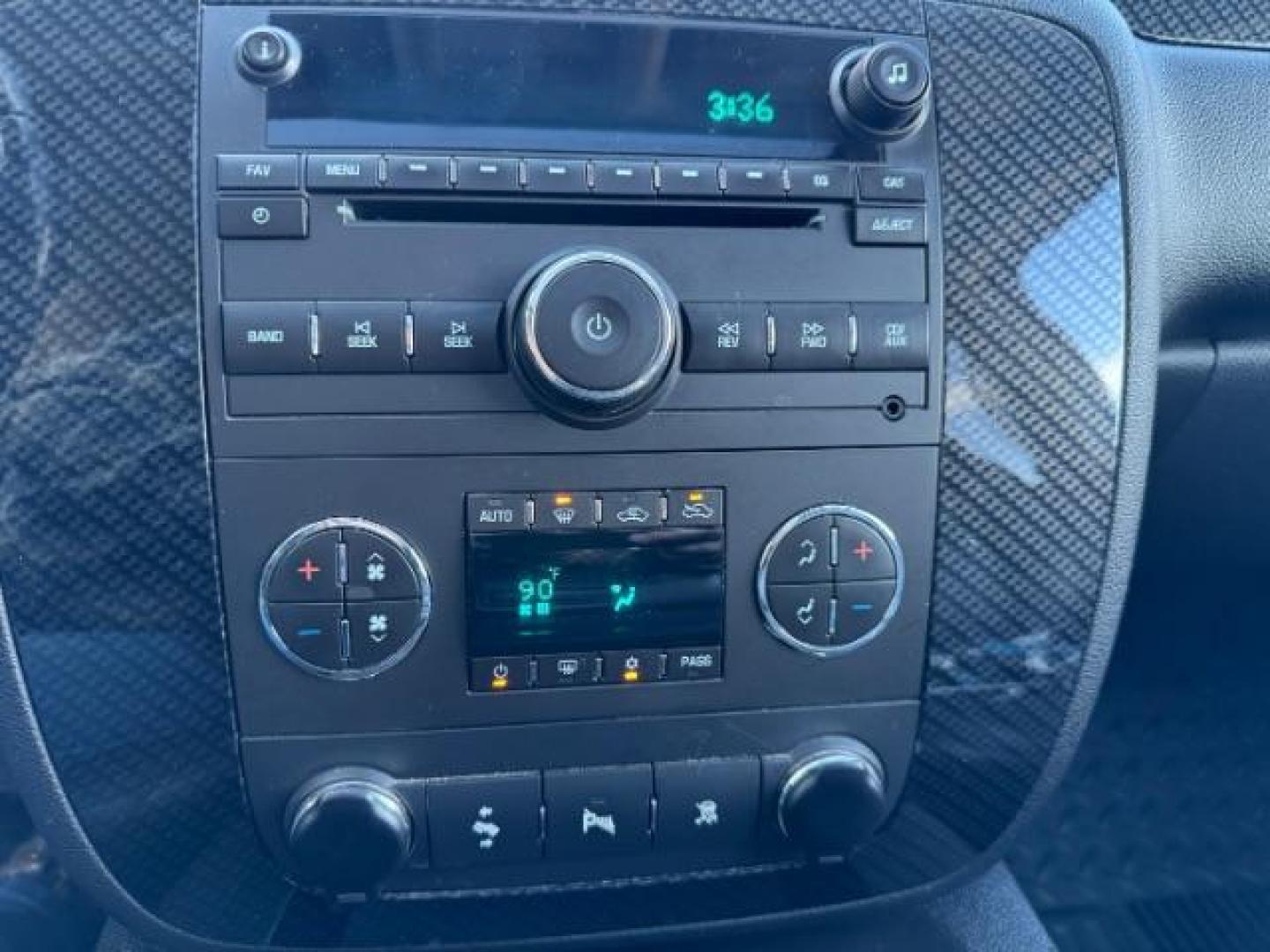2009 BLUE /LEATHER CHEVY 2500 LTZ (1GCHK43619F) with an 6.6 engine, AUTOMATIC transmission, located at 1235 N Woodruff Ave., Idaho Falls, 83401, (208) 523-1053, 43.507172, -112.000488 - Photo#23