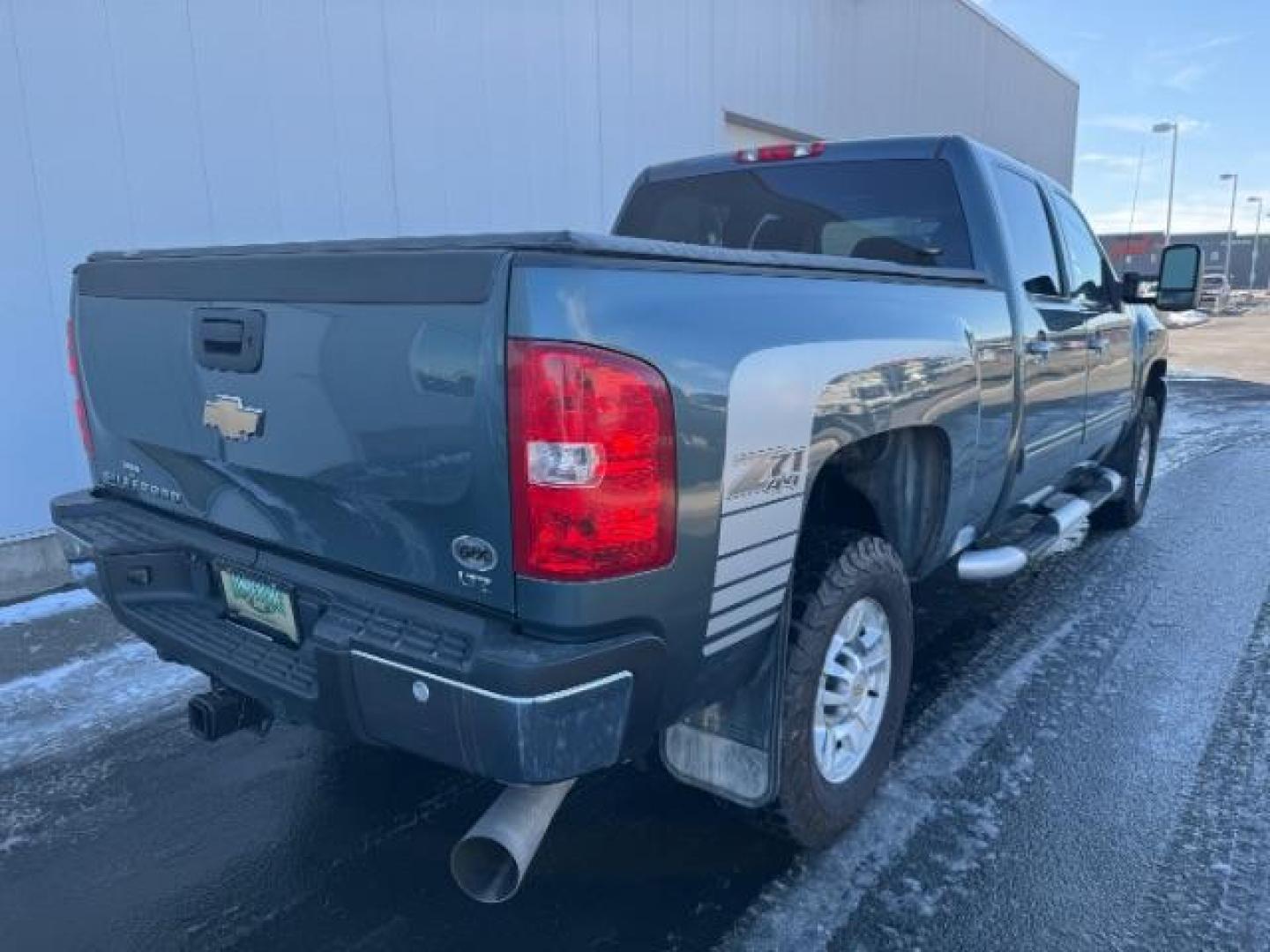 2009 BLUE /LEATHER CHEVY 2500 LTZ (1GCHK43619F) with an 6.6 engine, AUTOMATIC transmission, located at 1235 N Woodruff Ave., Idaho Falls, 83401, (208) 523-1053, 43.507172, -112.000488 - Photo#3