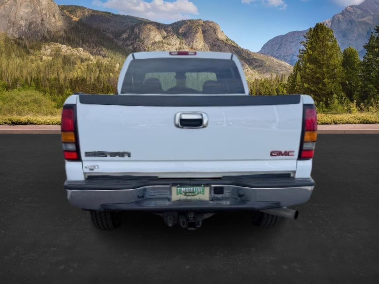 2007 WHITE /CLOTH GMC 2500 SLE (1GTHK23D37F) with an 6.6 engine, AUTOMATIC transmission, located at 1235 N Woodruff Ave., Idaho Falls, 83401, (208) 523-1053, 43.507172, -112.000488 - At Timberline Auto, finding a great deal on your next vehicle is always easy! Our experienced sales staff's goal is to help find you the right vehicle at the right price! Our knowledgeable finance department has options for almost any credit score. We offer extended service contract options to prote - Photo#2