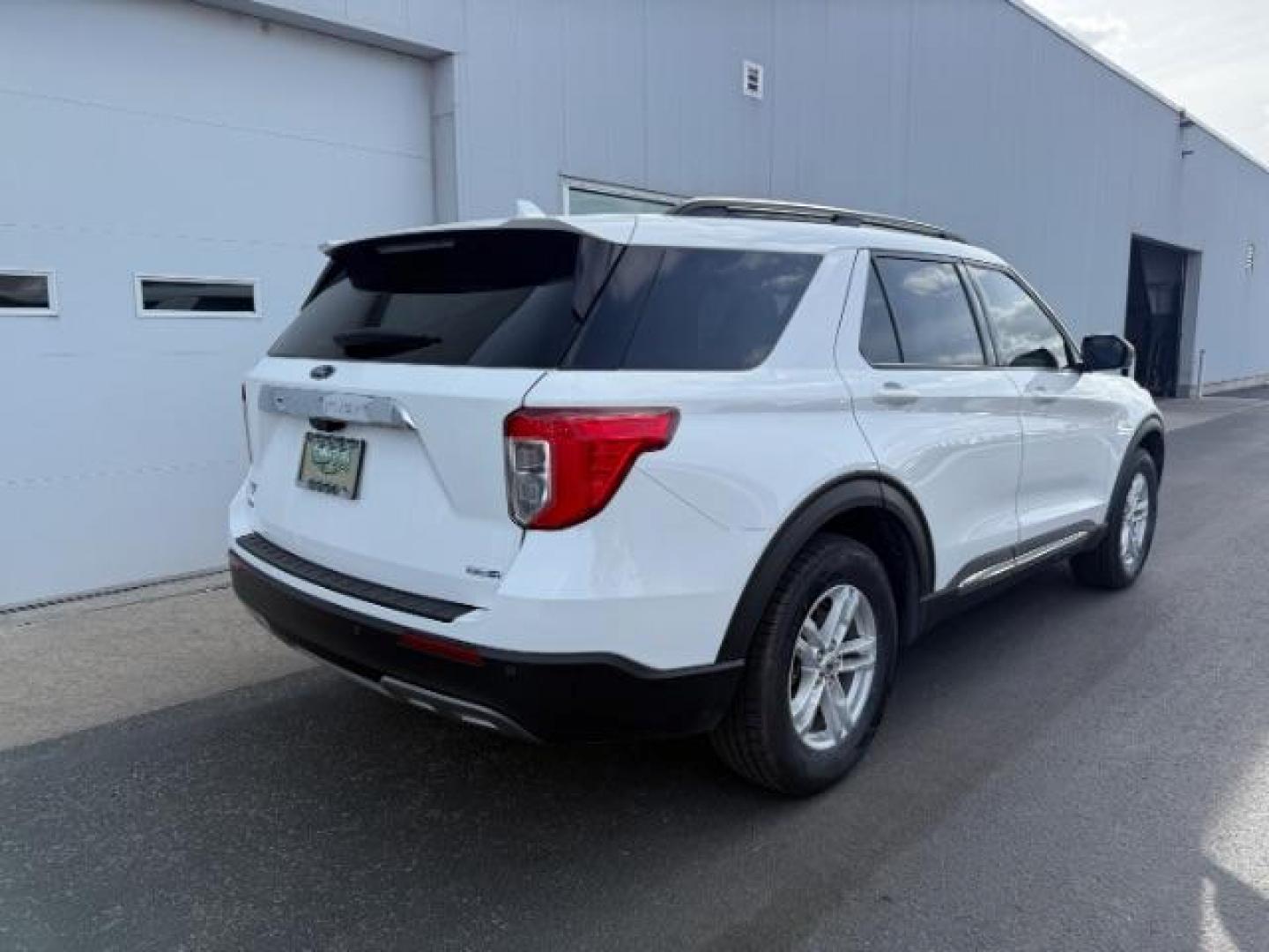 2020 Oxford White /Ebony FORD EXPLORER XLT (1FMSK8DH3LG) with an EcoBoost 2.3L I-4 gasoline direct injection engine, AUTOMATIC transmission, located at 1235 N Woodruff Ave., Idaho Falls, 83401, (208) 523-1053, 43.507172, -112.000488 - At Timberline Auto, finding a great deal on your next vehicle is always easy! Our experienced sales staff's goal is to help find you the right vehicle at the right price! Our knowledgeable finance department has options for almost any credit score. We offer extended service contract options to prote - Photo#4