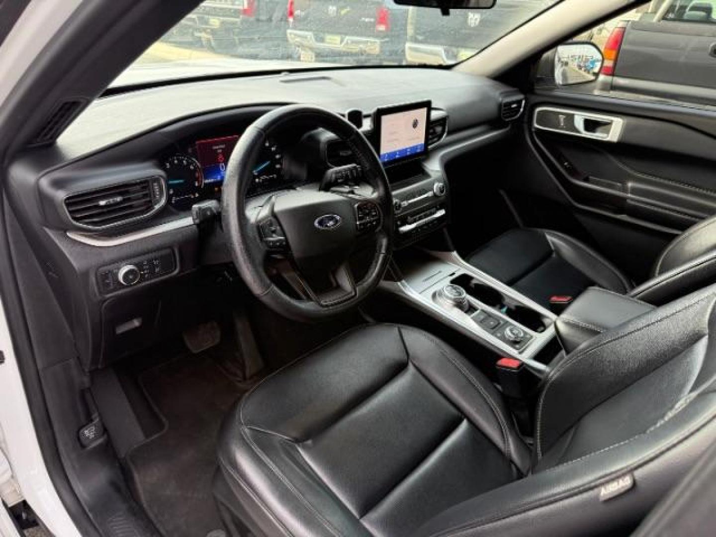 2020 Oxford White /Ebony FORD EXPLORER XLT (1FMSK8DH3LG) with an EcoBoost 2.3L I-4 gasoline direct injection engine, AUTOMATIC transmission, located at 1235 N Woodruff Ave., Idaho Falls, 83401, (208) 523-1053, 43.507172, -112.000488 - At Timberline Auto, finding a great deal on your next vehicle is always easy! Our experienced sales staff's goal is to help find you the right vehicle at the right price! Our knowledgeable finance department has options for almost any credit score. We offer extended service contract options to prote - Photo#12