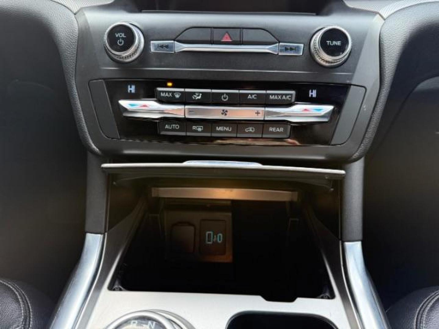 2020 Oxford White /Ebony FORD EXPLORER XLT (1FMSK8DH3LG) with an EcoBoost 2.3L I-4 gasoline direct injection engine, AUTOMATIC transmission, located at 1235 N Woodruff Ave., Idaho Falls, 83401, (208) 523-1053, 43.507172, -112.000488 - At Timberline Auto, finding a great deal on your next vehicle is always easy! Our experienced sales staff's goal is to help find you the right vehicle at the right price! Our knowledgeable finance department has options for almost any credit score. We offer extended service contract options to prote - Photo#23