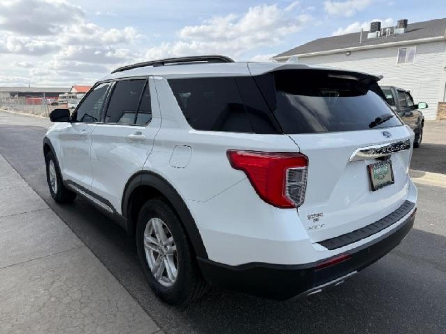 2020 Oxford White /Ebony FORD EXPLORER XLT (1FMSK8DH3LG) with an EcoBoost 2.3L I-4 gasoline direct injection engine, AUTOMATIC transmission, located at 1235 N Woodruff Ave., Idaho Falls, 83401, (208) 523-1053, 43.507172, -112.000488 - At Timberline Auto, finding a great deal on your next vehicle is always easy! Our experienced sales staff's goal is to help find you the right vehicle at the right price! Our knowledgeable finance department has options for almost any credit score. We offer extended service contract options to prote - Photo#6