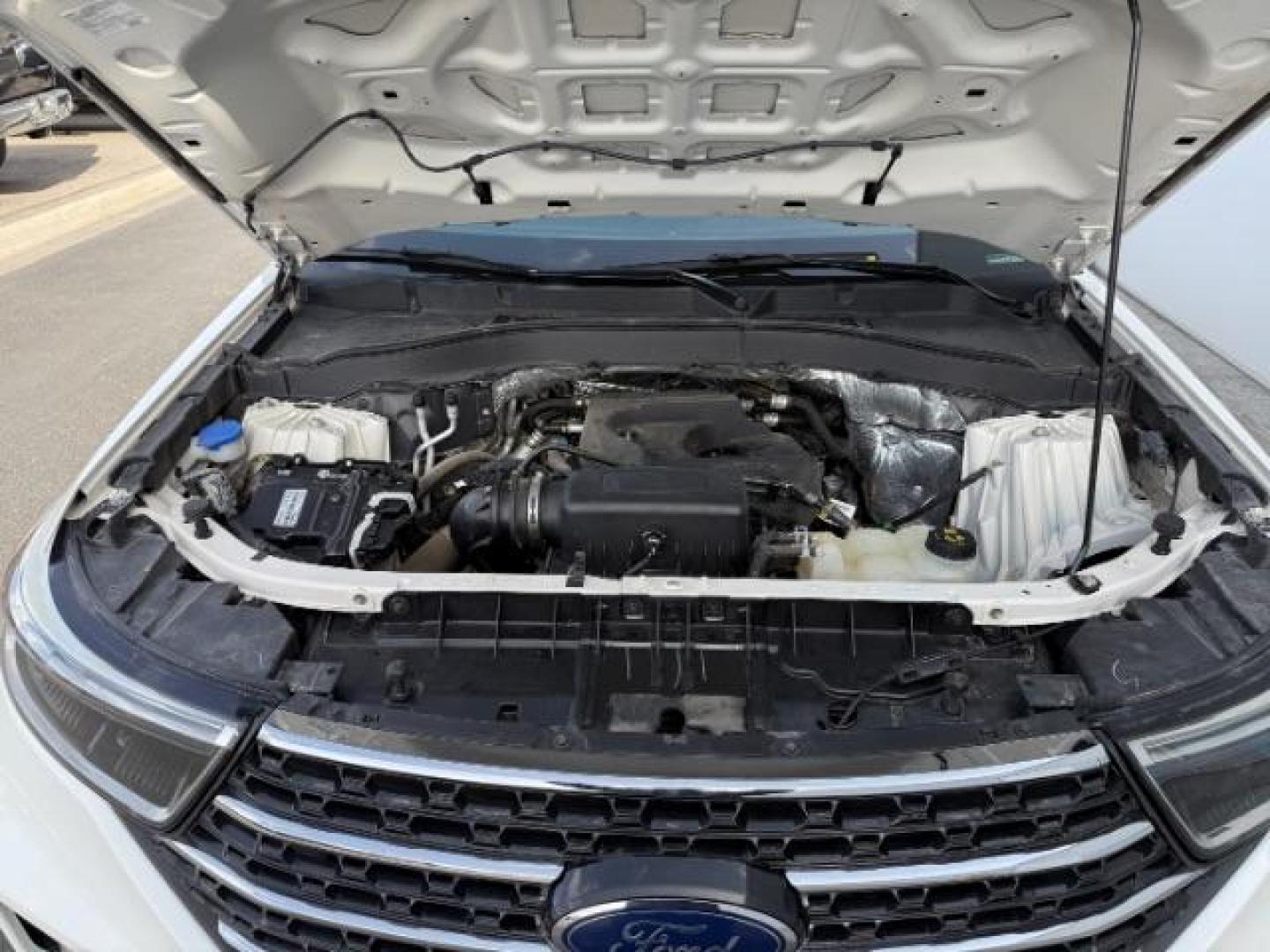 2020 Oxford White /Ebony FORD EXPLORER XLT (1FMSK8DH3LG) with an EcoBoost 2.3L I-4 gasoline direct injection engine, AUTOMATIC transmission, located at 1235 N Woodruff Ave., Idaho Falls, 83401, (208) 523-1053, 43.507172, -112.000488 - At Timberline Auto, finding a great deal on your next vehicle is always easy! Our experienced sales staff's goal is to help find you the right vehicle at the right price! Our knowledgeable finance department has options for almost any credit score. We offer extended service contract options to prote - Photo#8