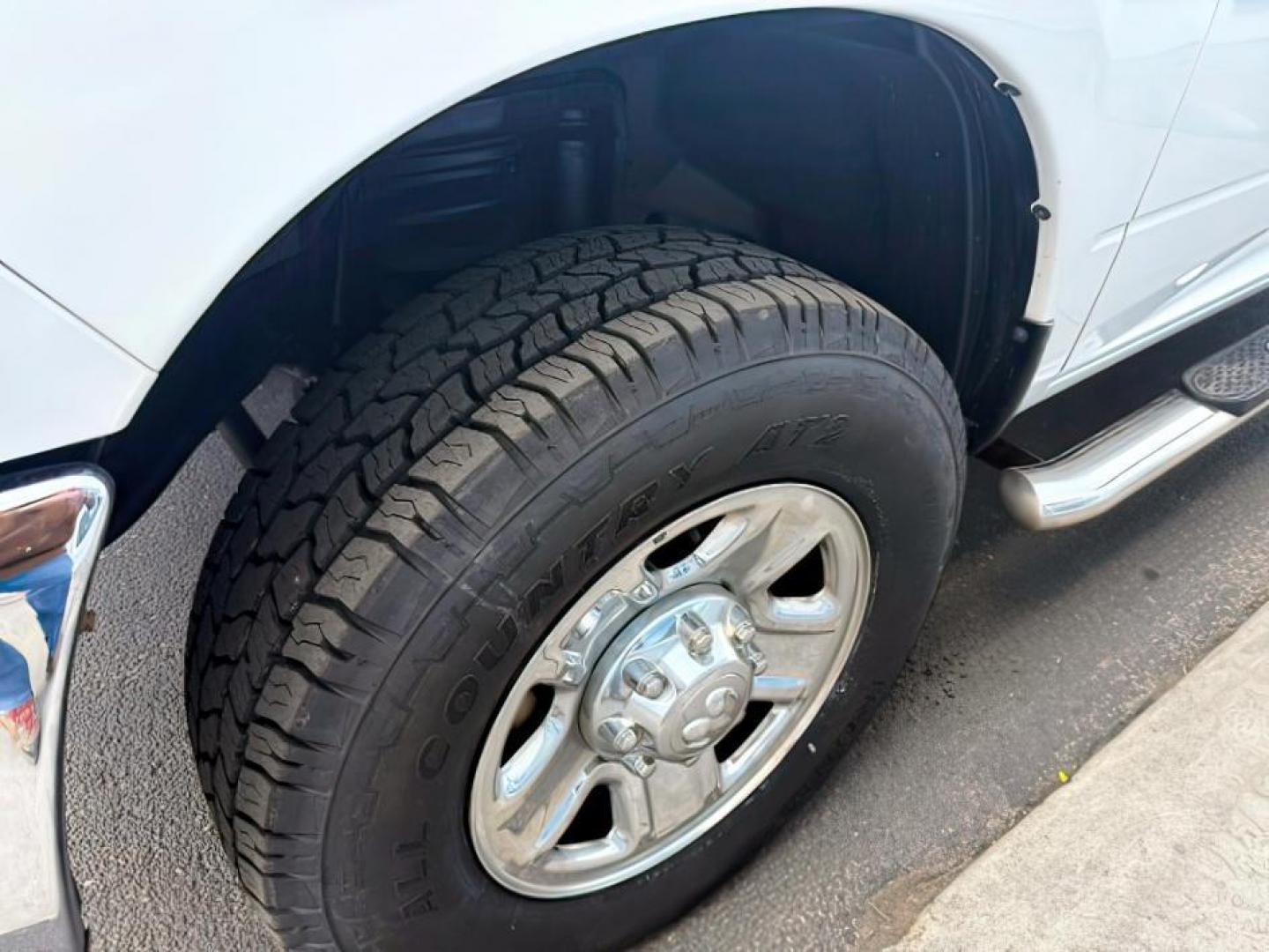 2015 WHITE /CLOTH RAM 3500 BIGHORN (3C63R3DL7FG) with an 6.7 engine, AUTOMATIC transmission, located at 1235 N Woodruff Ave., Idaho Falls, 83401, (208) 523-1053, 43.507172, -112.000488 - Photo#9