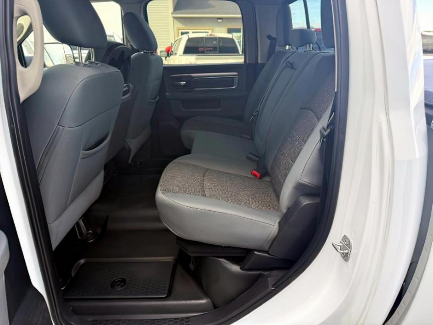 2015 WHITE /CLOTH RAM 3500 BIGHORN (3C63R3DL7FG) with an 6.7 engine, AUTOMATIC transmission, located at 1235 N Woodruff Ave., Idaho Falls, 83401, (208) 523-1053, 43.507172, -112.000488 - Photo#17