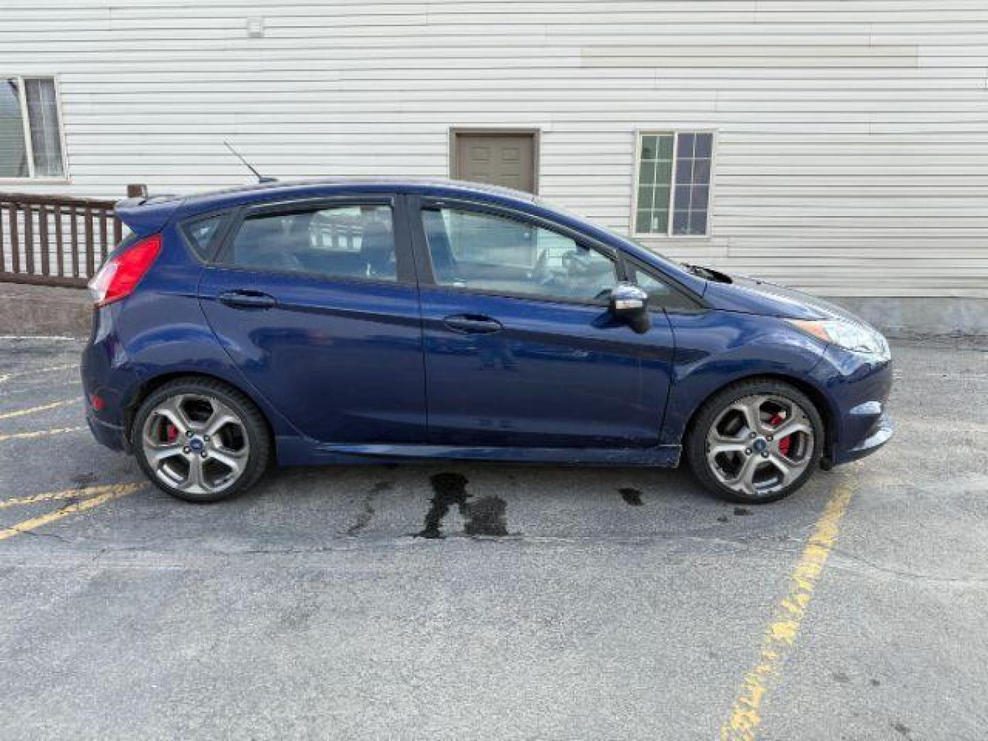 2016 Kona Blue Metallic /Charcoal Black FORD FIESTA ST (3FADP4GXXGM) with an EcoBoost 1.6L I-4 gasoline direct injection engine, MANUAL transmission, located at 1235 N Woodruff Ave., Idaho Falls, 83401, (208) 523-1053, 43.507172, -112.000488 - At Timberline Auto, finding a great deal on your next vehicle is always easy! Our experienced sales staff's goal is to help find you the right vehicle at the right price! Our knowledgeable finance department has options for almost any credit score. We offer extended service contract options to prote - Photo#4
