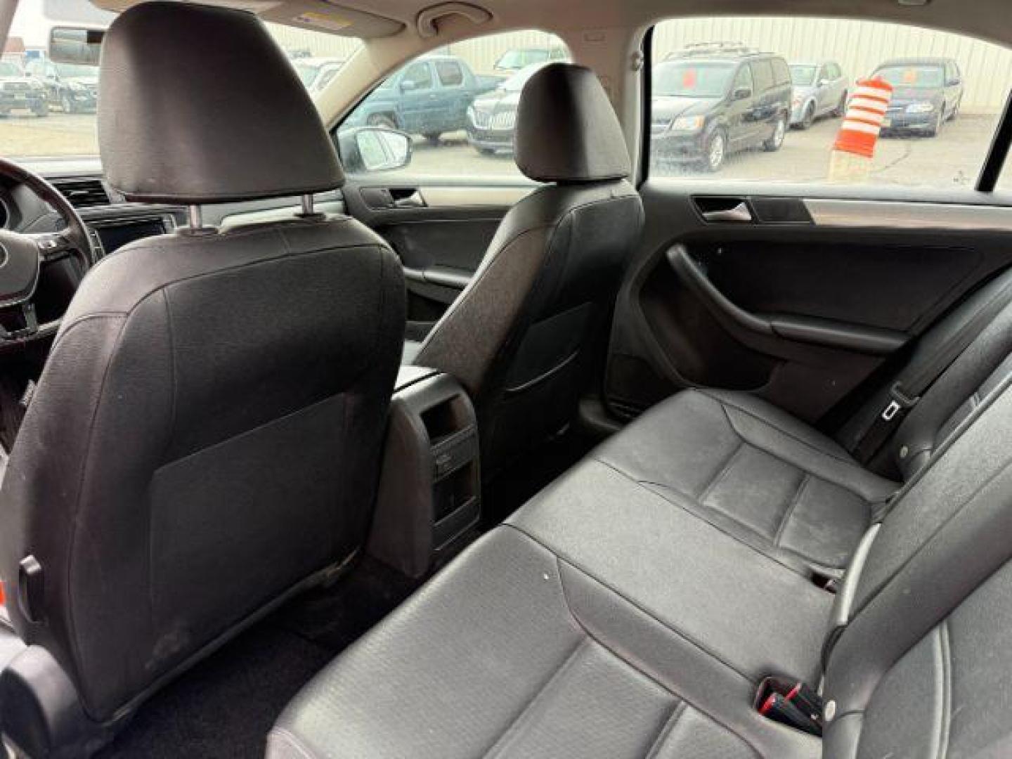2017 GRAY /LEATHER VW JETTA SE (3VWDB7AJ4HM) with an 4CYL engine, AUTOMATIC transmission, located at 1235 N Woodruff Ave., Idaho Falls, 83401, (208) 523-1053, 43.507172, -112.000488 - At Timberline Auto, finding a great deal on your next vehicle is always easy! Our experienced sales staff's goal is to help find you the right vehicle at the right price! Our knowledgeable finance department has options for almost any credit score. We offer extended service contract options to prote - Photo#16