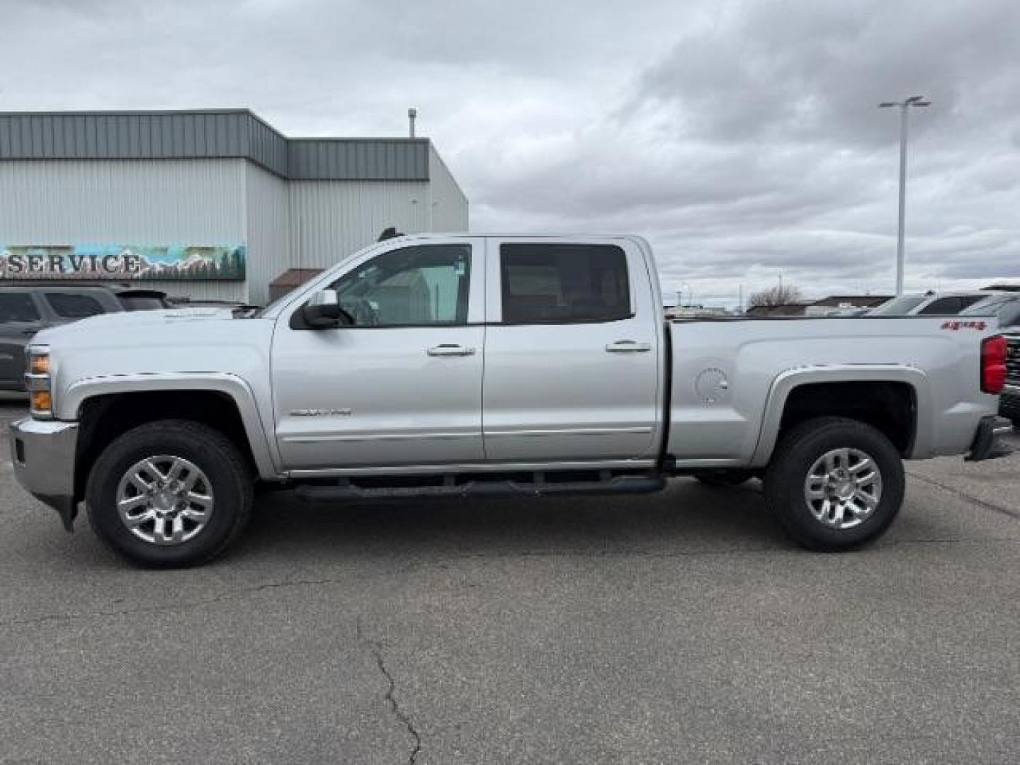 2019 Silver Ice Metallic /Jet Black Chevrolet Silverado 2500HD LT | LT (1GC1KSEY3KF) with an Duramax 6.6L V-8 diesel direct injection engine, AUTOMATIC transmission, located at 1235 N Woodruff Ave., Idaho Falls, 83401, (208) 523-1053, 43.507172, -112.000488 - Photo#1