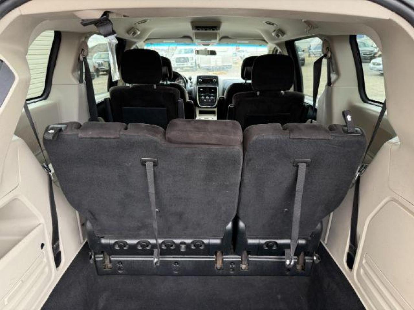 2014 GRAY /Black Dodge Grand Caravan SXT (2C4RDGCG5ER) with an 3.6L V-6 DOHC engine, AUTOMATIC transmission, located at 1235 N Woodruff Ave., Idaho Falls, 83401, (208) 523-1053, 43.507172, -112.000488 - At Timberline Auto, finding a great deal on your next vehicle is always easy! Our experienced sales staff's goal is to help find you the right vehicle at the right price! Our knowledgeable finance department has options for almost any credit score. We offer extended service contract options to prote - Photo#17