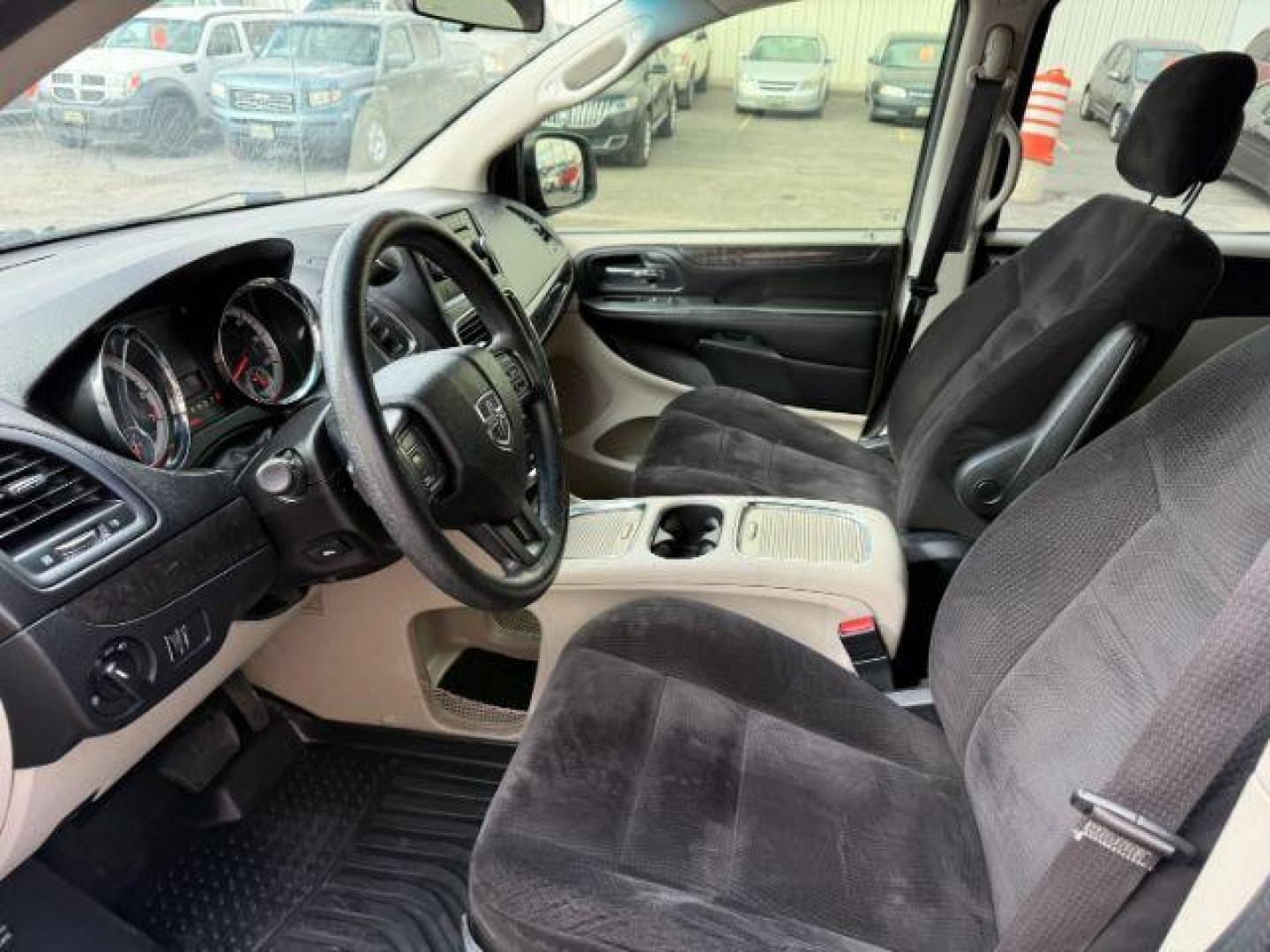 2014 GRAY /Black Dodge Grand Caravan SXT (2C4RDGCG5ER) with an 3.6L V-6 DOHC engine, AUTOMATIC transmission, located at 1235 N Woodruff Ave., Idaho Falls, 83401, (208) 523-1053, 43.507172, -112.000488 - At Timberline Auto, finding a great deal on your next vehicle is always easy! Our experienced sales staff's goal is to help find you the right vehicle at the right price! Our knowledgeable finance department has options for almost any credit score. We offer extended service contract options to prote - Photo#8