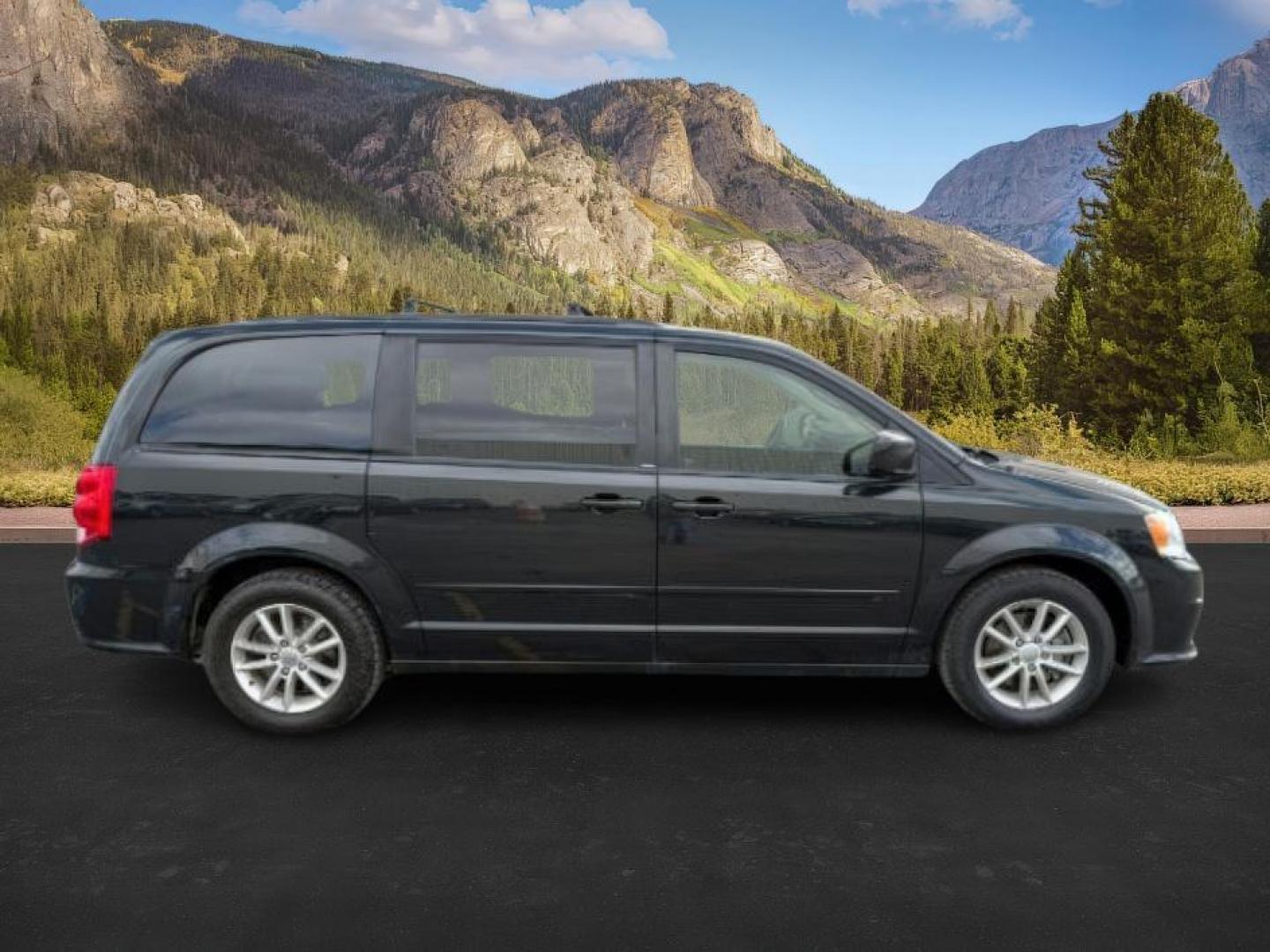 2014 GRAY /Black Dodge Grand Caravan SXT (2C4RDGCG5ER) with an 3.6L V-6 DOHC engine, AUTOMATIC transmission, located at 1235 N Woodruff Ave., Idaho Falls, 83401, (208) 523-1053, 43.507172, -112.000488 - At Timberline Auto, finding a great deal on your next vehicle is always easy! Our experienced sales staff's goal is to help find you the right vehicle at the right price! Our knowledgeable finance department has options for almost any credit score. We offer extended service contract options to prote - Photo#4