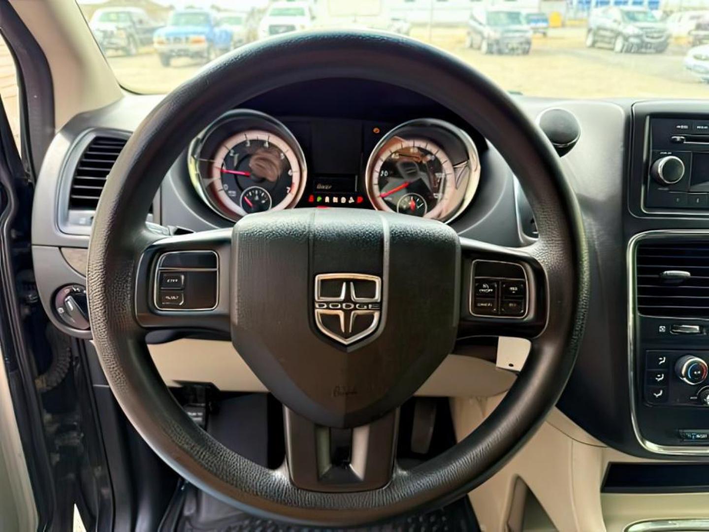 2014 GRAY /Black Dodge Grand Caravan SXT (2C4RDGCG5ER) with an 3.6L V-6 DOHC engine, AUTOMATIC transmission, located at 1235 N Woodruff Ave., Idaho Falls, 83401, (208) 523-1053, 43.507172, -112.000488 - At Timberline Auto, finding a great deal on your next vehicle is always easy! Our experienced sales staff's goal is to help find you the right vehicle at the right price! Our knowledgeable finance department has options for almost any credit score. We offer extended service contract options to prote - Photo#11