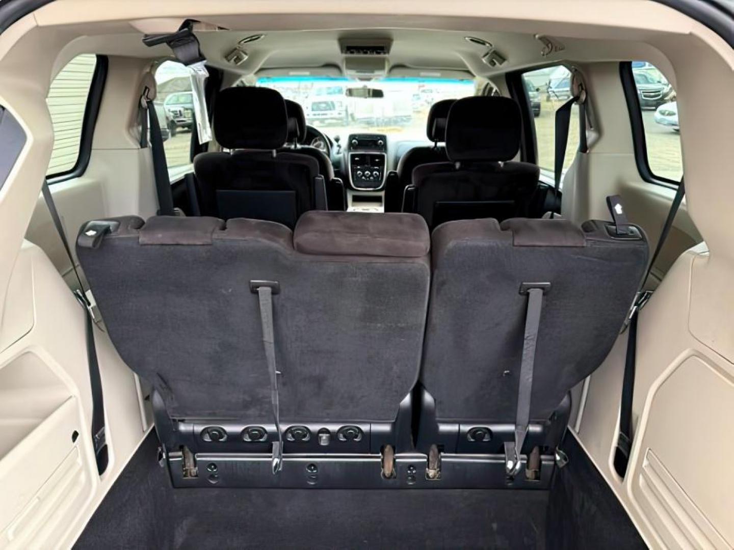 2014 GRAY /Black Dodge Grand Caravan SXT (2C4RDGCG5ER) with an 3.6L V-6 DOHC engine, AUTOMATIC transmission, located at 1235 N Woodruff Ave., Idaho Falls, 83401, (208) 523-1053, 43.507172, -112.000488 - At Timberline Auto, finding a great deal on your next vehicle is always easy! Our experienced sales staff's goal is to help find you the right vehicle at the right price! Our knowledgeable finance department has options for almost any credit score. We offer extended service contract options to prote - Photo#17