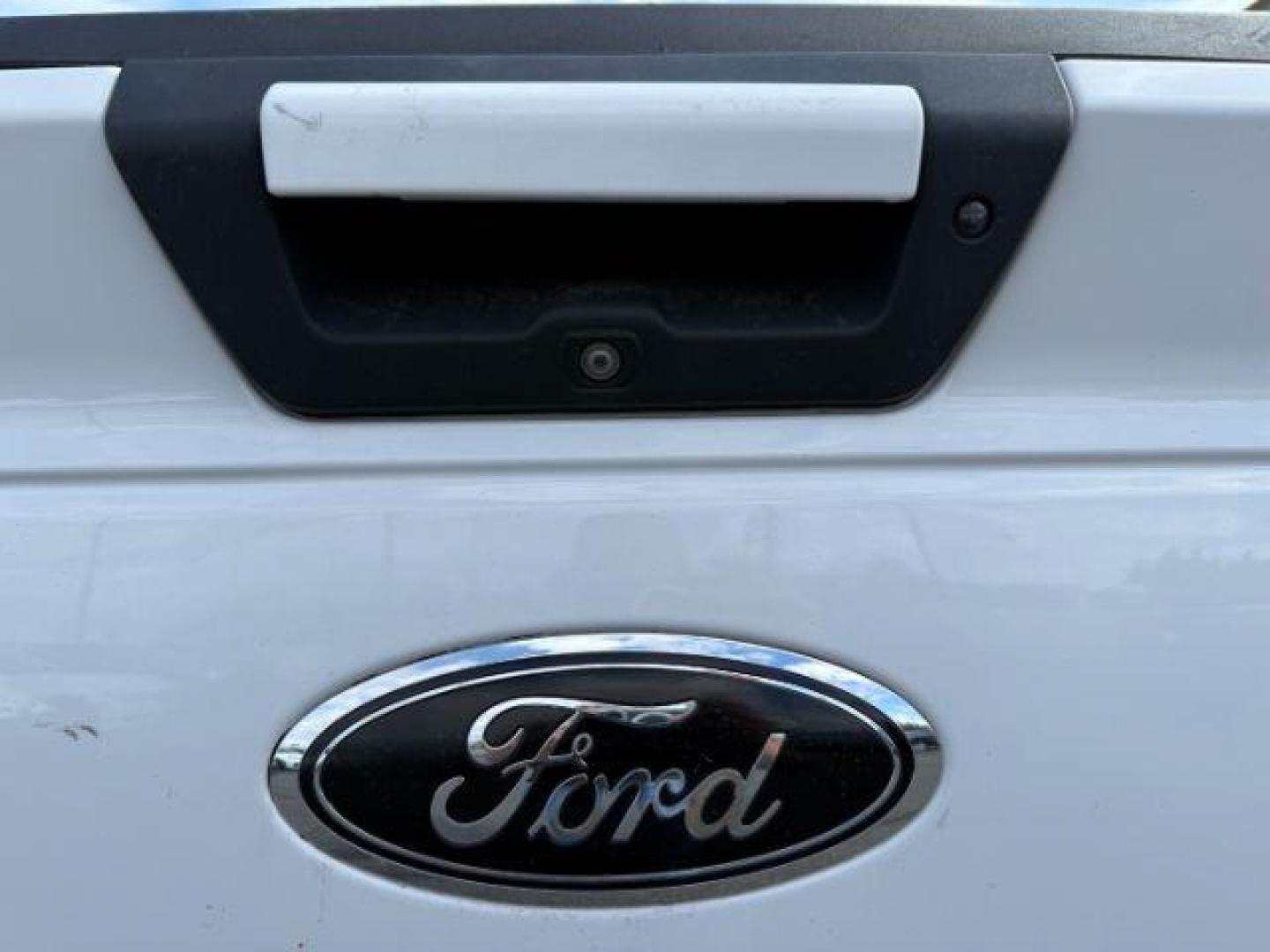 2017 Oxford White /Black Ford F-150 XLT (1FTEW1EG2HF) with an 3.5L V-6 DOHC engine, AUTOMATIC transmission, located at 1235 N Woodruff Ave., Idaho Falls, 83401, (208) 523-1053, 43.507172, -112.000488 - Photo#4
