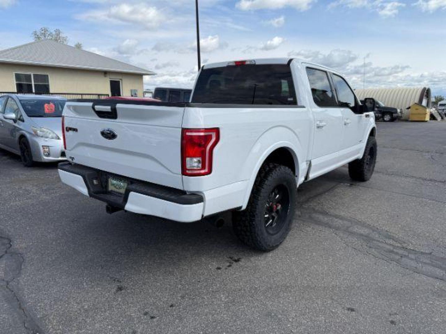 2017 Oxford White /Black Ford F-150 XLT (1FTEW1EG2HF) with an 3.5L V-6 DOHC engine, AUTOMATIC transmission, located at 1235 N Woodruff Ave., Idaho Falls, 83401, (208) 523-1053, 43.507172, -112.000488 - Photo#6