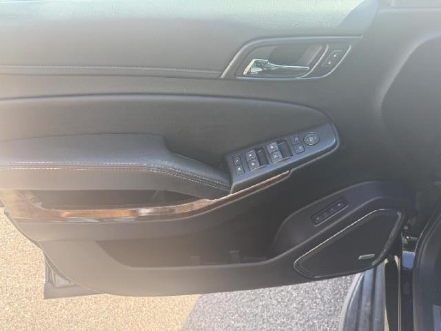 2019 Black /Jet Black Chevrolet Tahoe LT (1GNSKBKC8KR) with an EcoTec3 5.3L V-8 gasoline direct injection engine, AUTOMATIC transmission, located at 1235 N Woodruff Ave., Idaho Falls, 83401, (208) 523-1053, 43.507172, -112.000488 - Photo#13