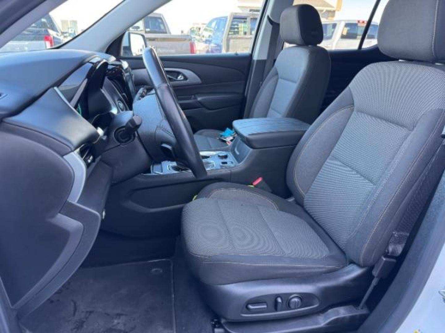 2021 Summit White /Jet Black Chevrolet Traverse AWD LT Cloth (1GNEVGKW1MJ) with an 3.6L V-6 gasoline direct injection engine, AUTOMATIC transmission, located at 1235 N Woodruff Ave., Idaho Falls, 83401, (208) 523-1053, 43.507172, -112.000488 - Photo#12