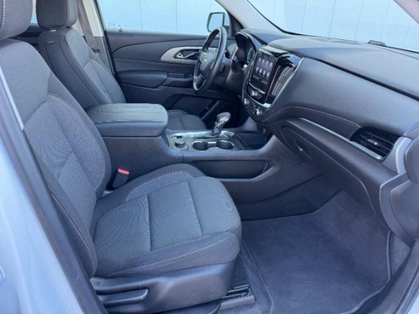 2021 Summit White /Jet Black Chevrolet Traverse AWD LT Cloth (1GNEVGKW1MJ) with an 3.6L V-6 gasoline direct injection engine, AUTOMATIC transmission, located at 1235 N Woodruff Ave., Idaho Falls, 83401, (208) 523-1053, 43.507172, -112.000488 - Photo#13