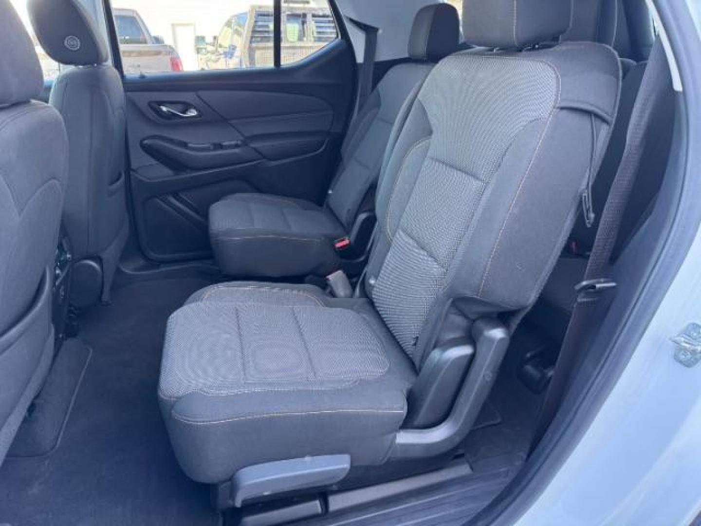 2021 Summit White /Jet Black Chevrolet Traverse AWD LT Cloth (1GNEVGKW1MJ) with an 3.6L V-6 gasoline direct injection engine, AUTOMATIC transmission, located at 1235 N Woodruff Ave., Idaho Falls, 83401, (208) 523-1053, 43.507172, -112.000488 - Photo#15
