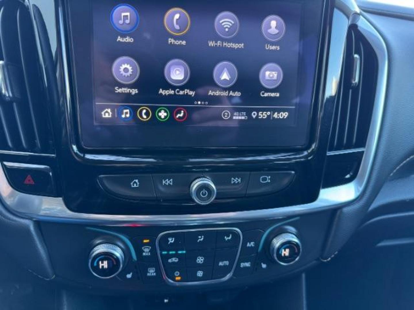 2021 Summit White /Jet Black Chevrolet Traverse AWD LT Cloth (1GNEVGKW1MJ) with an 3.6L V-6 gasoline direct injection engine, AUTOMATIC transmission, located at 1235 N Woodruff Ave., Idaho Falls, 83401, (208) 523-1053, 43.507172, -112.000488 - Photo#16
