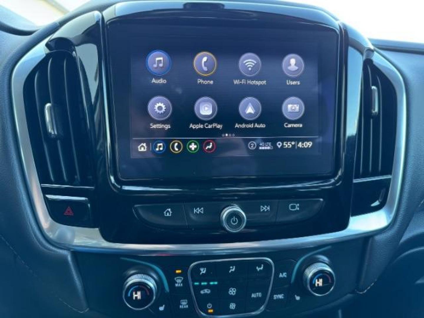 2021 Summit White /Jet Black Chevrolet Traverse AWD LT Cloth (1GNEVGKW1MJ) with an 3.6L V-6 gasoline direct injection engine, AUTOMATIC transmission, located at 1235 N Woodruff Ave., Idaho Falls, 83401, (208) 523-1053, 43.507172, -112.000488 - Photo#17