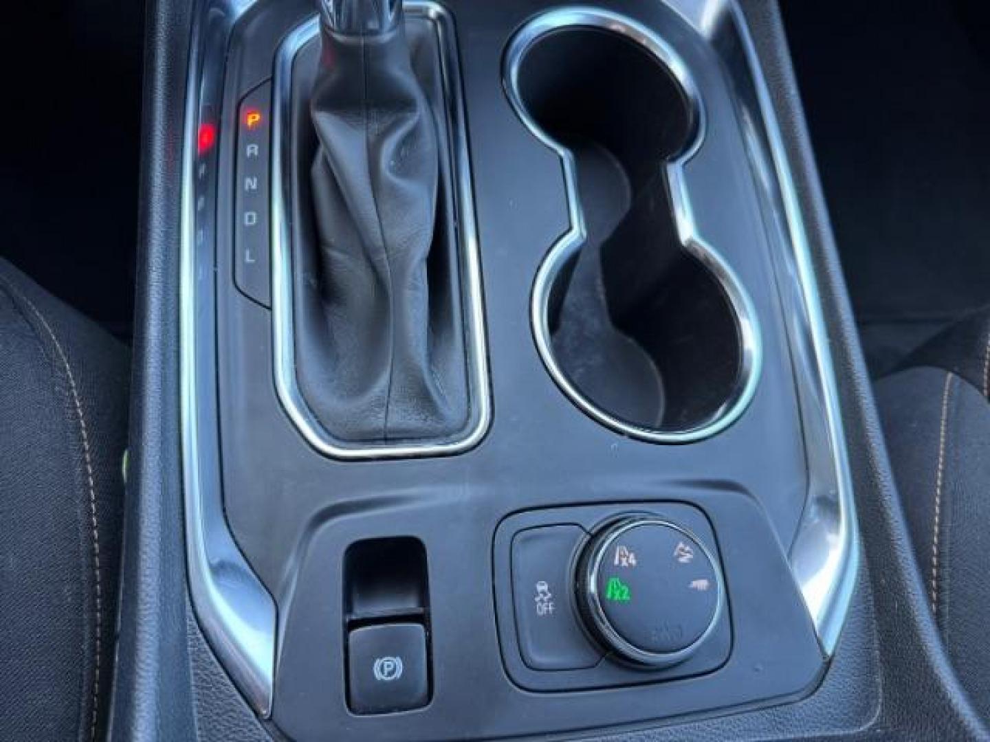 2021 Summit White /Jet Black Chevrolet Traverse AWD LT Cloth (1GNEVGKW1MJ) with an 3.6L V-6 gasoline direct injection engine, AUTOMATIC transmission, located at 1235 N Woodruff Ave., Idaho Falls, 83401, (208) 523-1053, 43.507172, -112.000488 - Photo#19