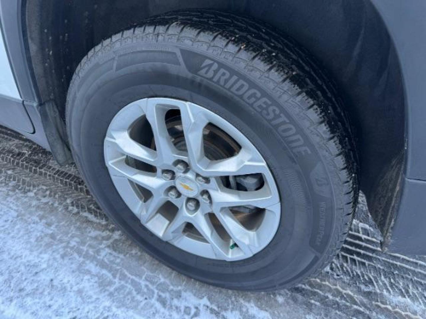 2021 Summit White /Jet Black Chevrolet Traverse AWD LT Cloth (1GNEVGKW1MJ) with an 3.6L V-6 gasoline direct injection engine, AUTOMATIC transmission, located at 1235 N Woodruff Ave., Idaho Falls, 83401, (208) 523-1053, 43.507172, -112.000488 - Photo#7