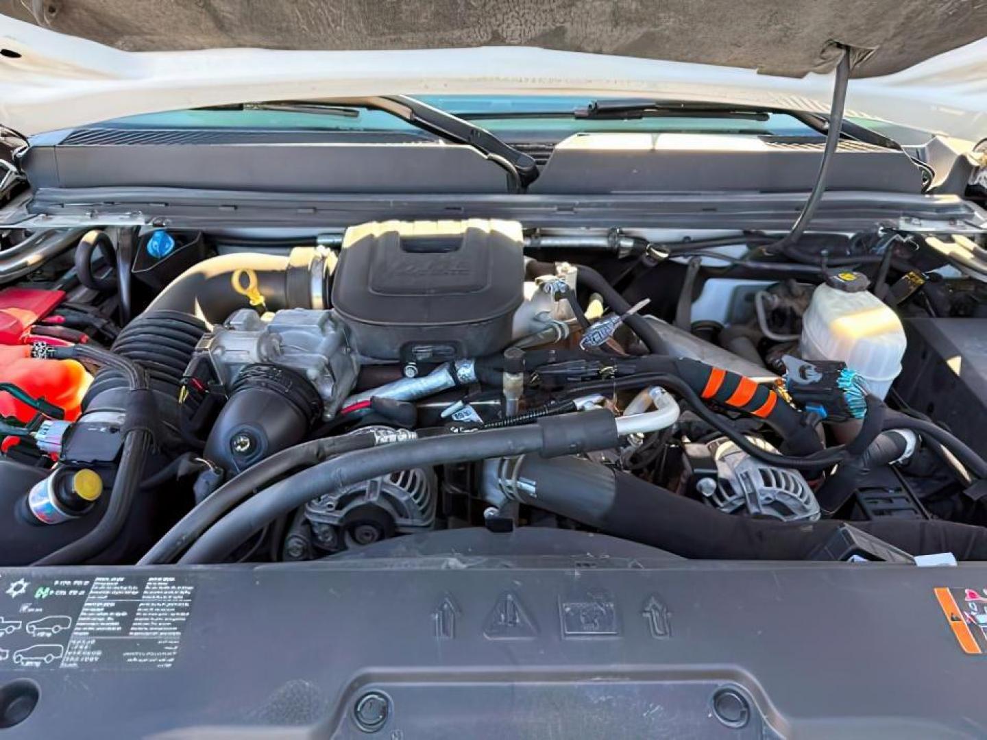 2013 Summit White /Dark Titanium GMC Sierra 2500HD SLE (1GT02ZC87DZ) with an Duramax 6.6L V-8 diesel direct injection engine, AUTOMATIC transmission, located at 1235 N Woodruff Ave., Idaho Falls, 83401, (208) 523-1053, 43.507172, -112.000488 - At Timberline Auto, finding a great deal on your next vehicle is always easy! Our experienced sales staff's goal is to help find you the right vehicle at the right price! Our knowledgeable finance department has options for almost any credit score. We offer extended service contract options to prote - Photo#15