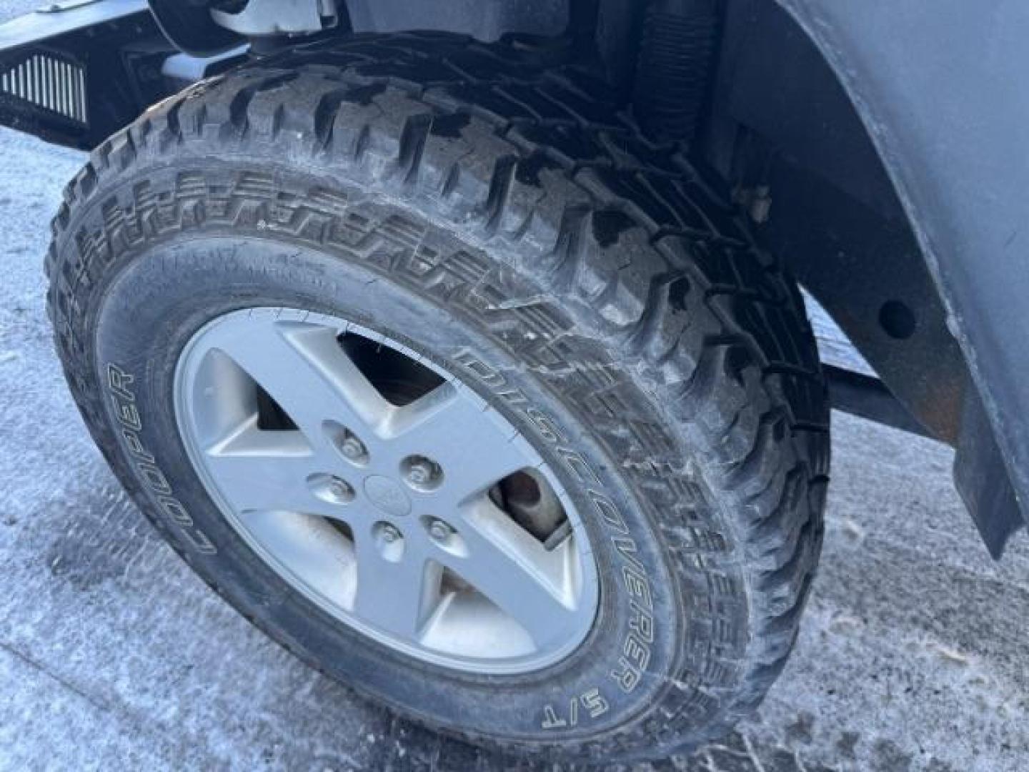 2015 WHITE /BLACK JEEP WRANGLER UNLIMITED SPORT (1C4BJWDG2FL) with an V-6 engine, AUTO transmission, located at 1235 N Woodruff Ave., Idaho Falls, 83401, (208) 523-1053, 43.507172, -112.000488 - Photo#9